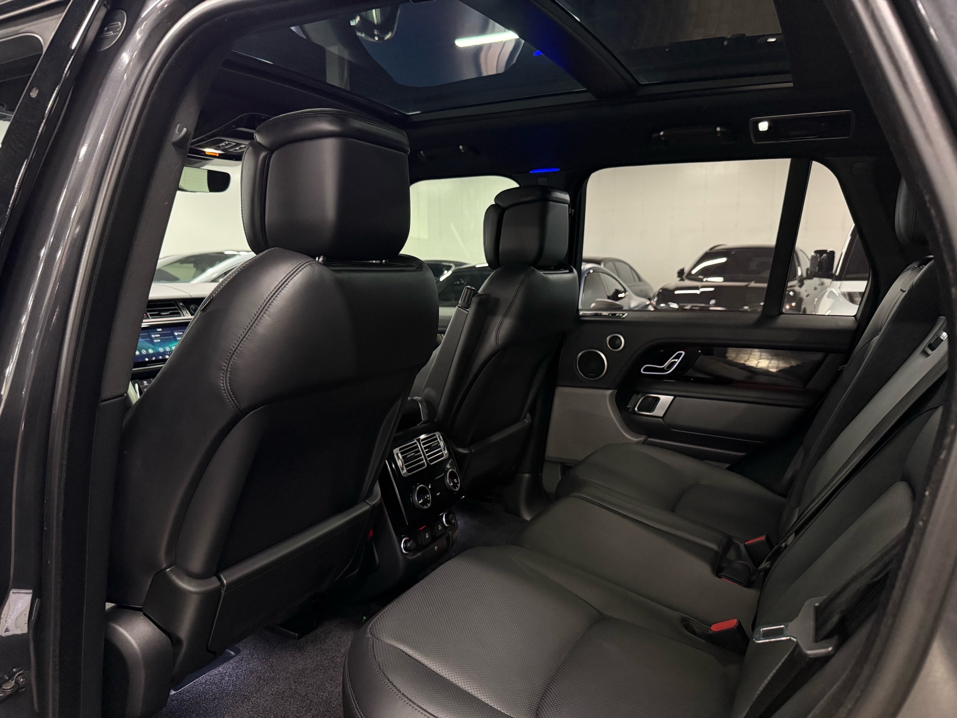 2020 Land Rover Range Rover P525 5.0L V8 Supercharged HSE SWB, Toronto, Cash