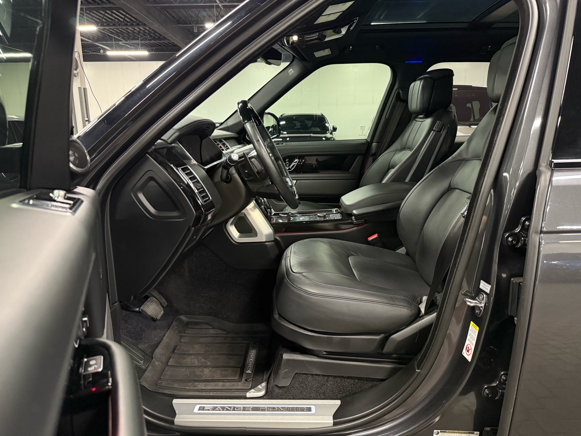 2020 Land Rover Range Rover P525 5.0L V8 Supercharged HSE SWB, Toronto, Cash