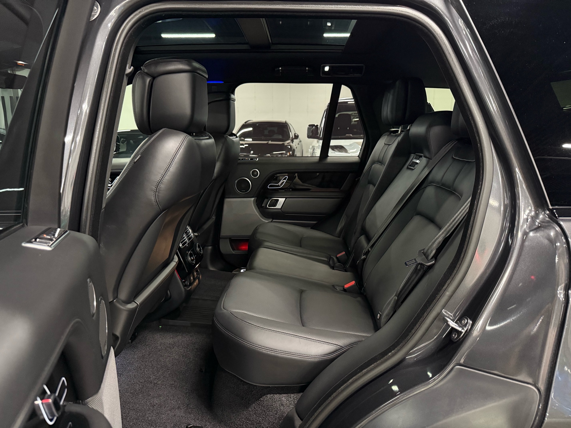 2020 Land Rover Range Rover P525 5.0L V8 Supercharged HSE SWB, Toronto, Cash