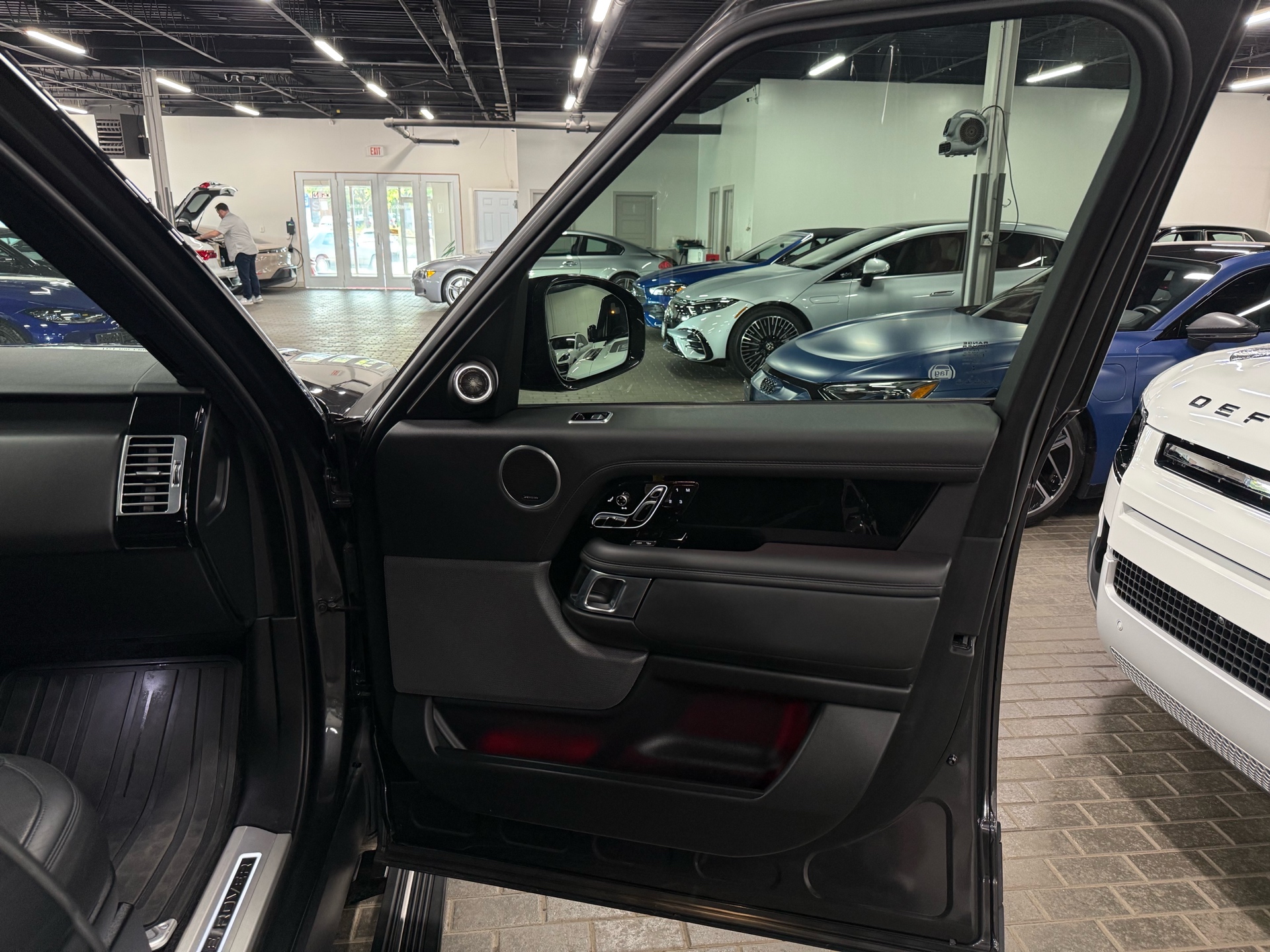2020 Land Rover Range Rover P525 5.0L V8 Supercharged HSE SWB, Toronto, Cash