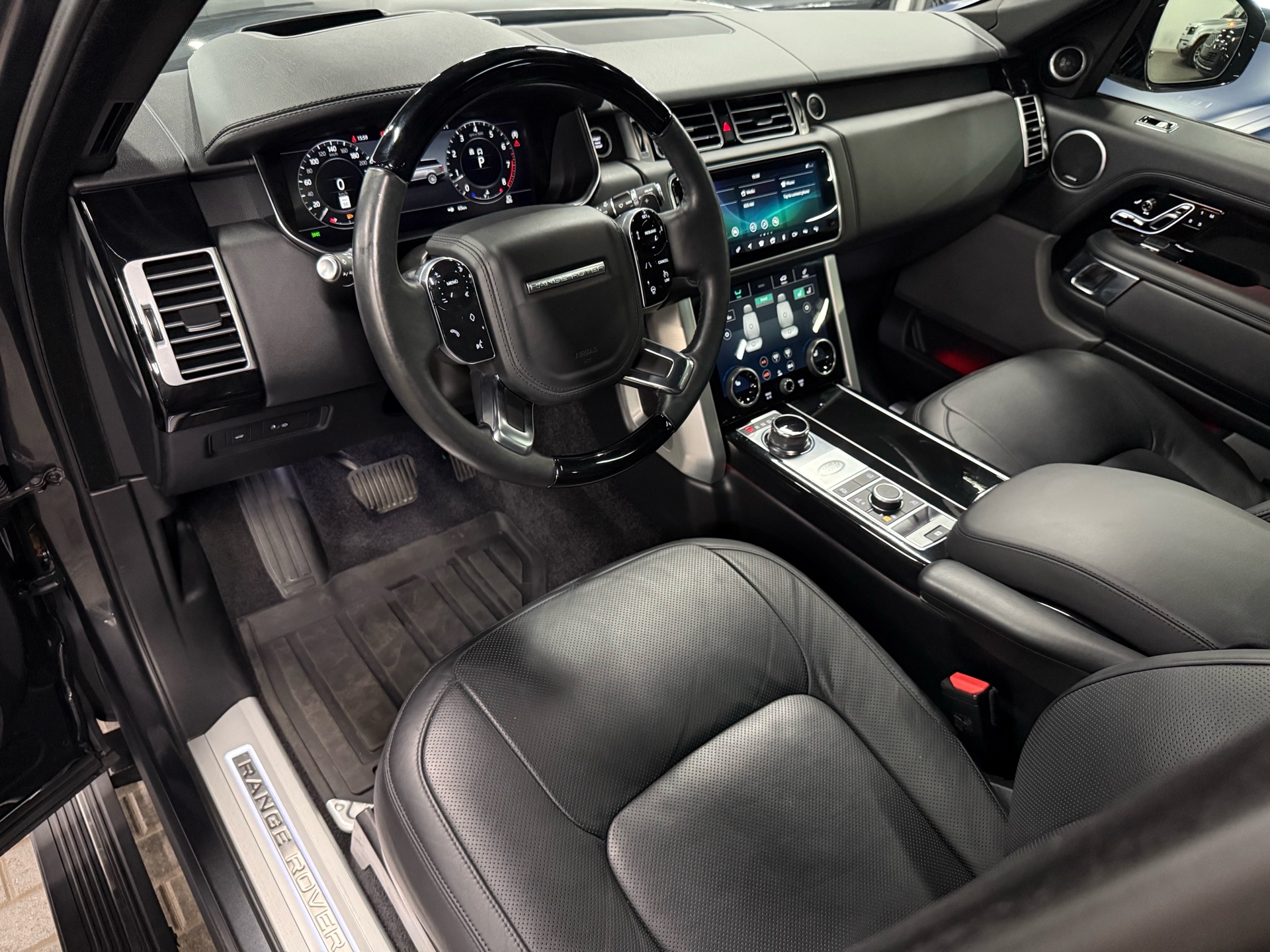 2020 Land Rover Range Rover P525 5.0L V8 Supercharged HSE SWB, Toronto, Cash