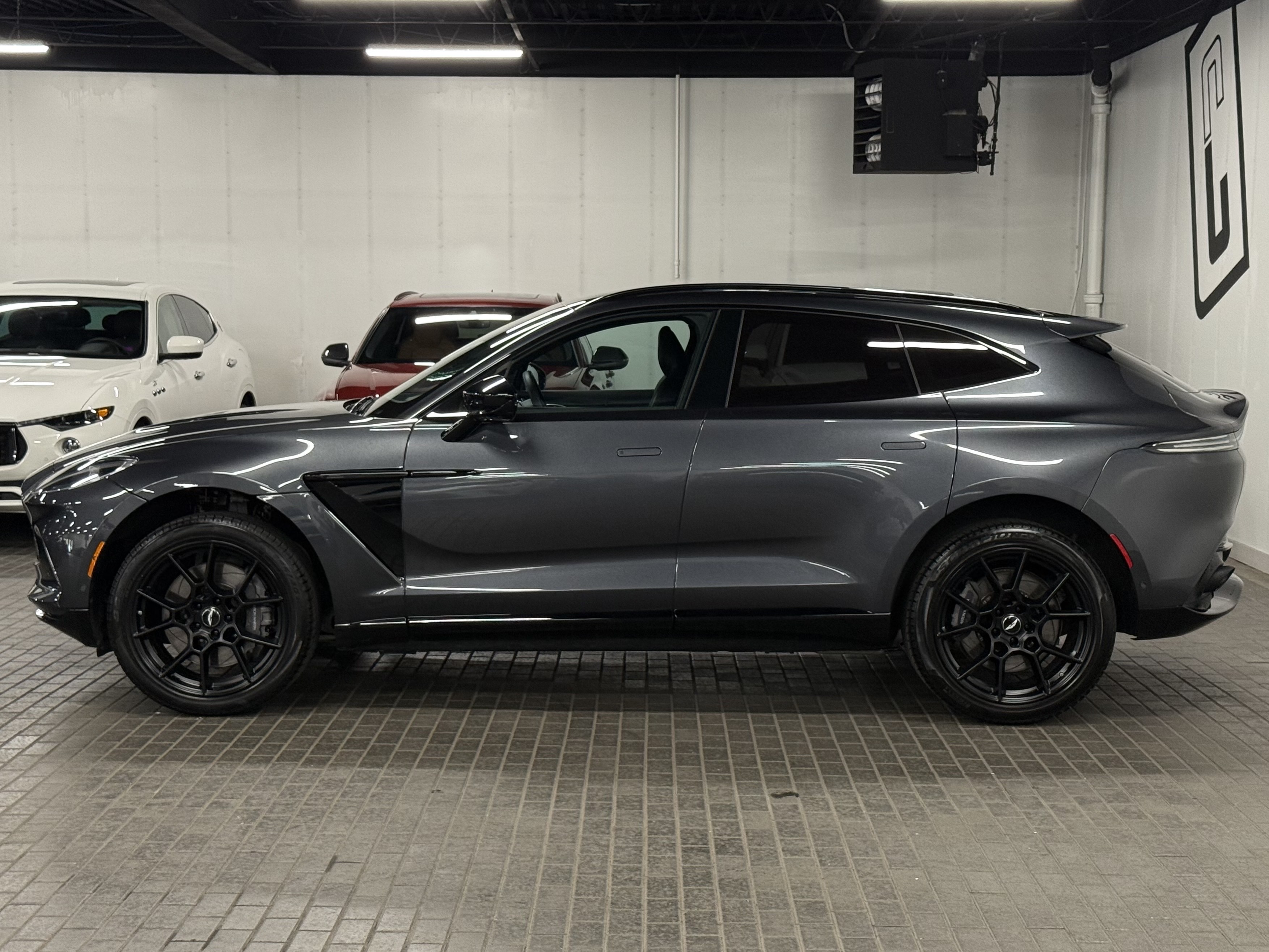 2021 Aston Martin DBX AWD, 多伦多, 全款车