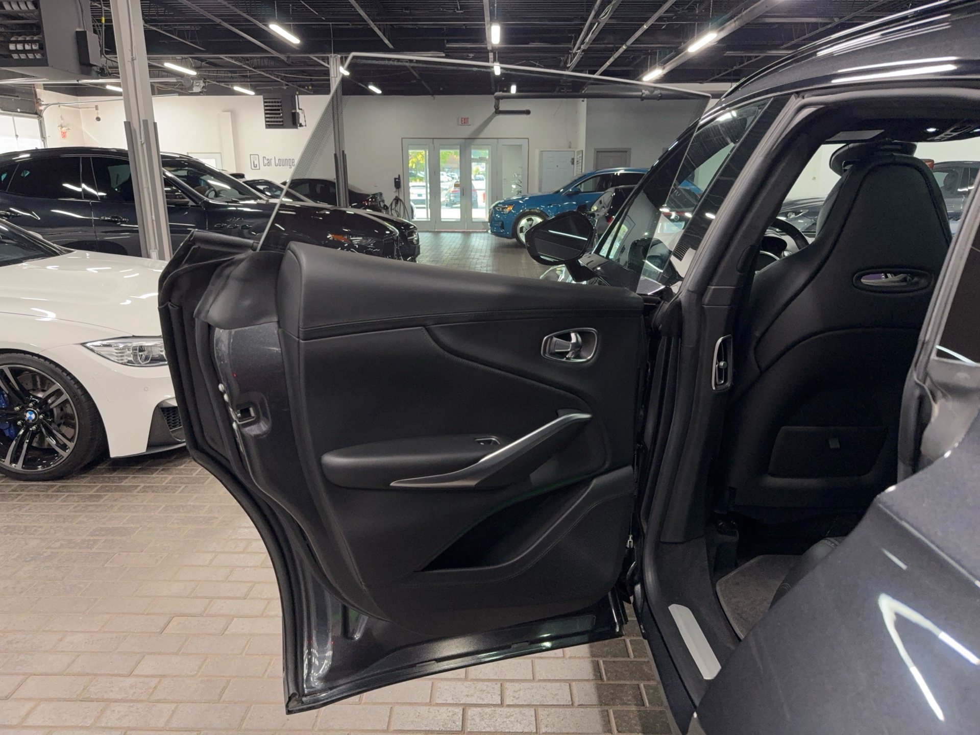 2021 Aston Martin DBX AWD, 多伦多, 全款车