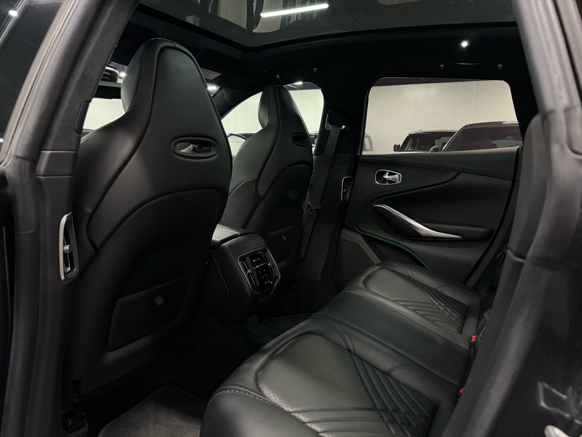 2021 Aston Martin DBX AWD, 多伦多, 全款车