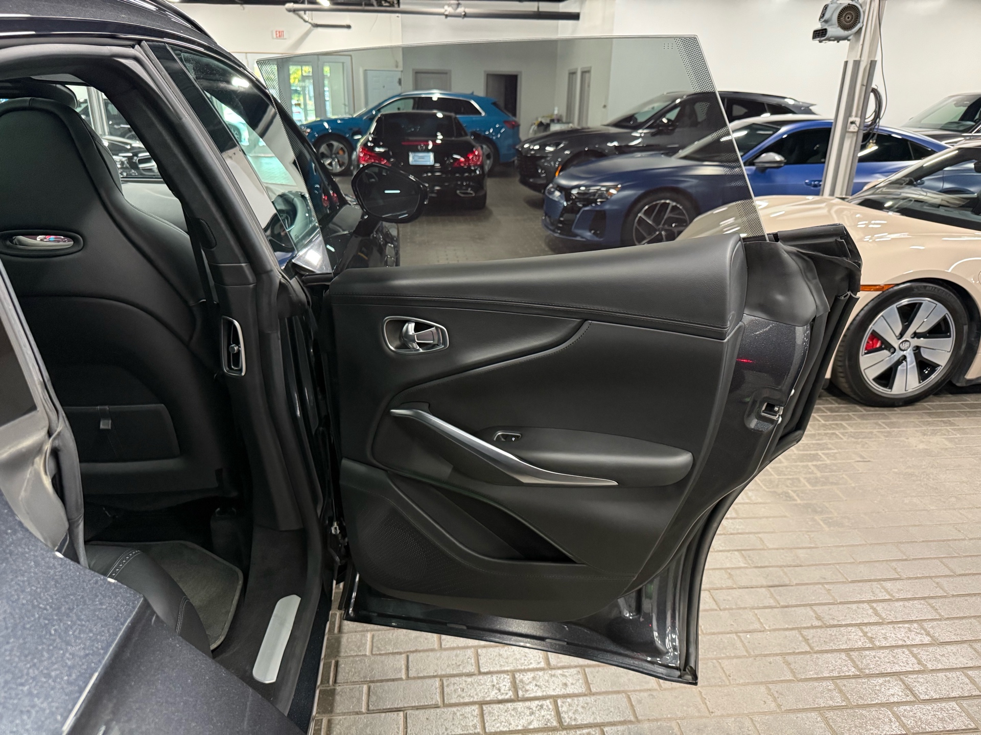 2021 Aston Martin DBX AWD, 多伦多, 全款车