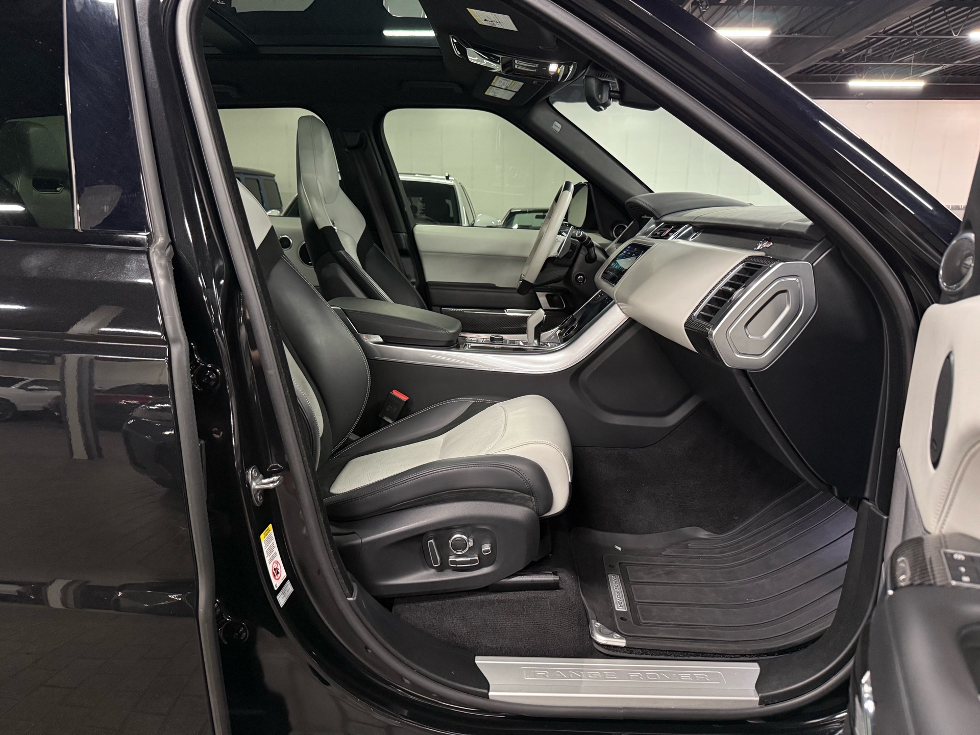2021 Land Rover Range Rover Sport SVR CARBON EDITION V8 Supercharged, Toronto, Cash