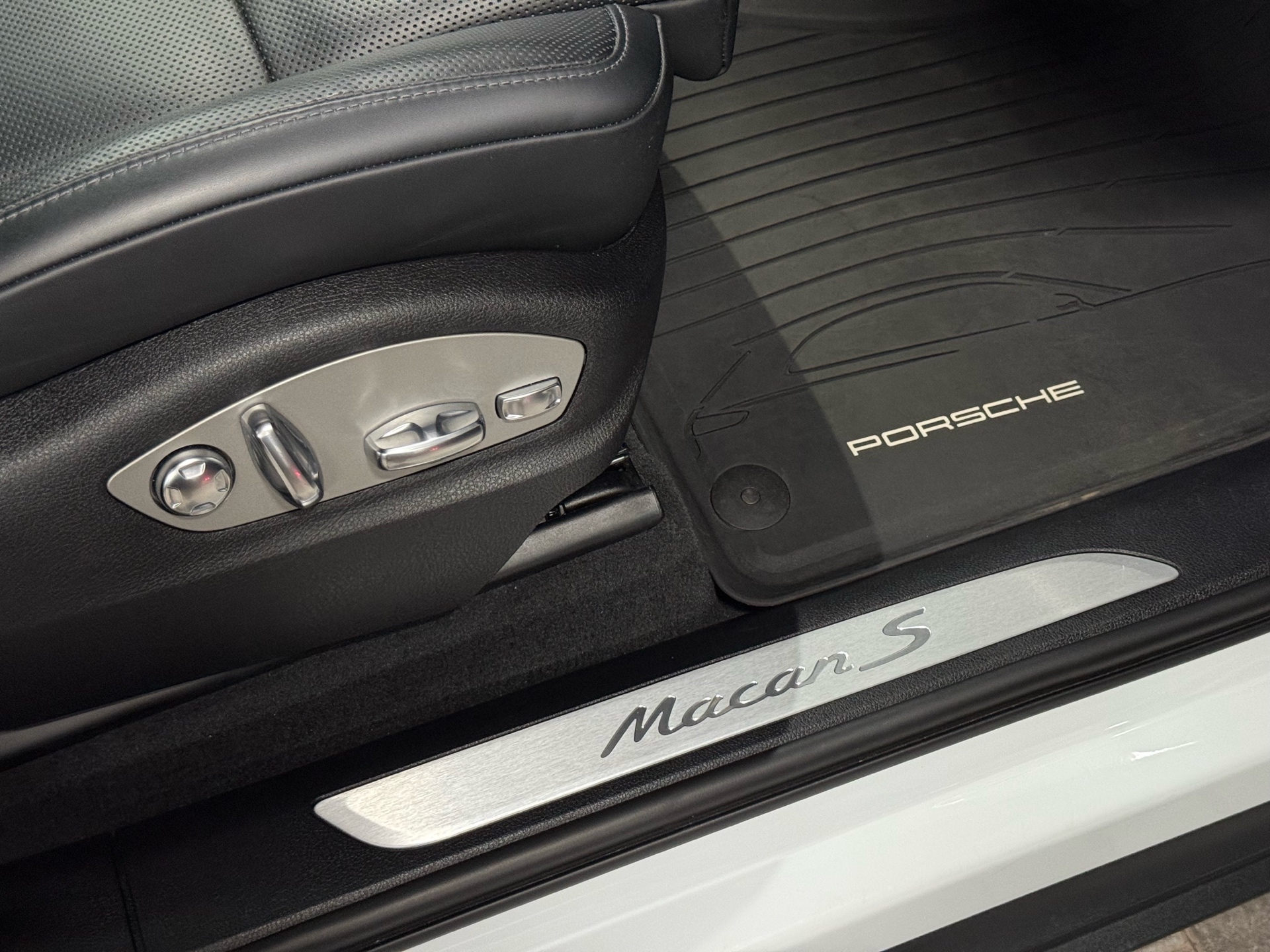 2021 Porsche Macan S AWD, Toronto, Cash