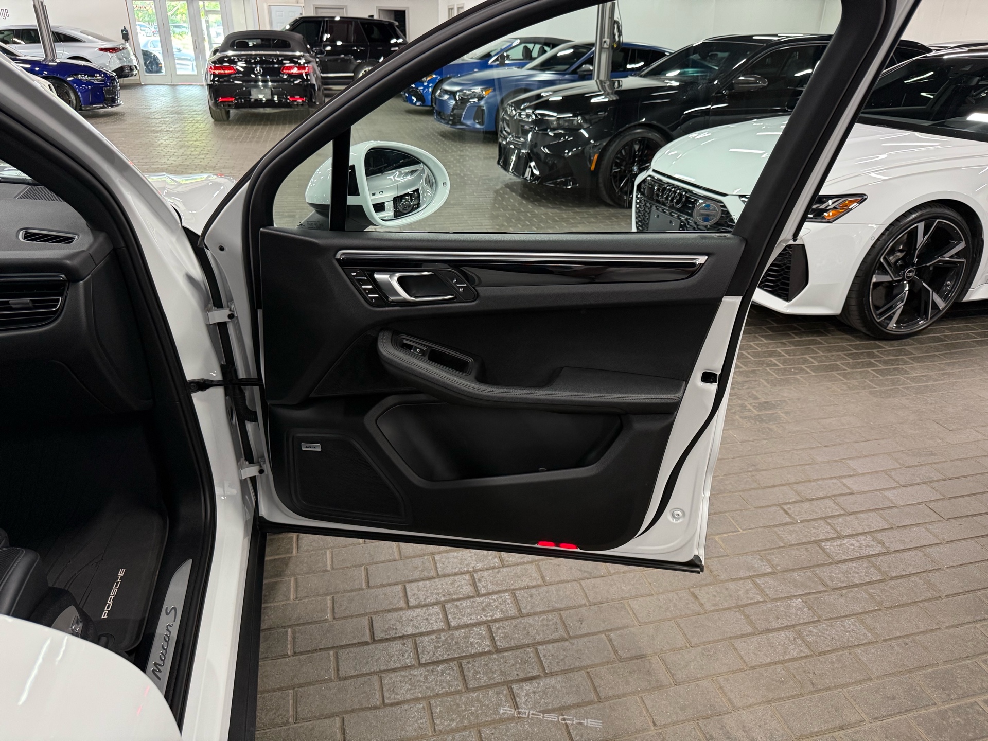 2021 Porsche Macan S AWD, Toronto, Cash