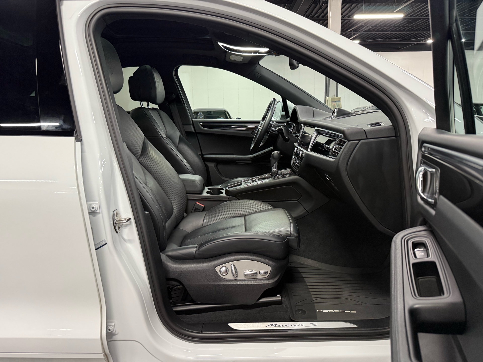 2021 Porsche Macan S AWD, Toronto, Cash