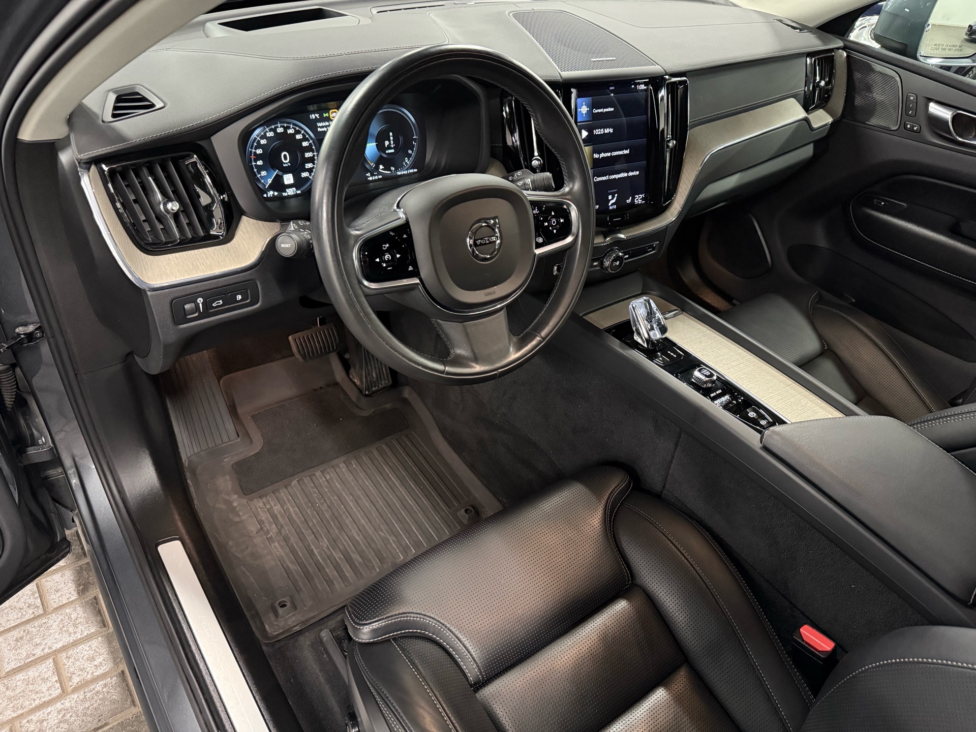 2021 Volvo XC60 Recharge T8 eAWD PHEV Inscription, Toronto, Cash