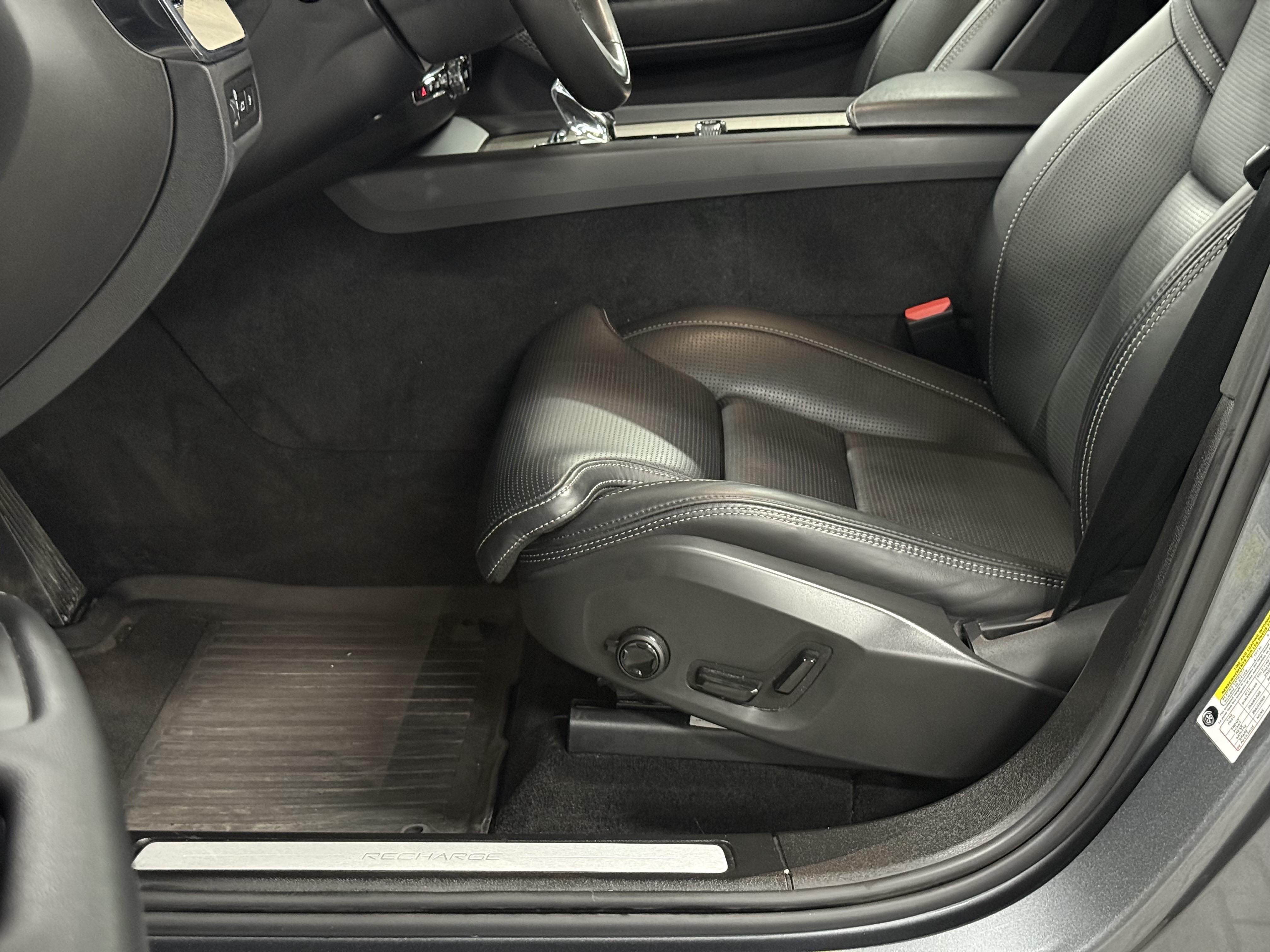 2021 Volvo XC60 Recharge T8 eAWD PHEV Inscription, Toronto, Cash