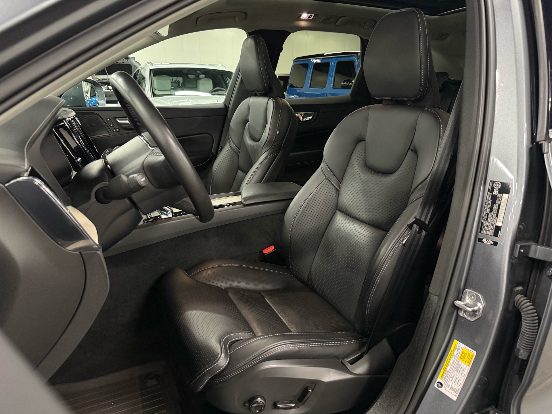 2021 Volvo XC60 Recharge T8 eAWD PHEV Inscription, Toronto, Cash