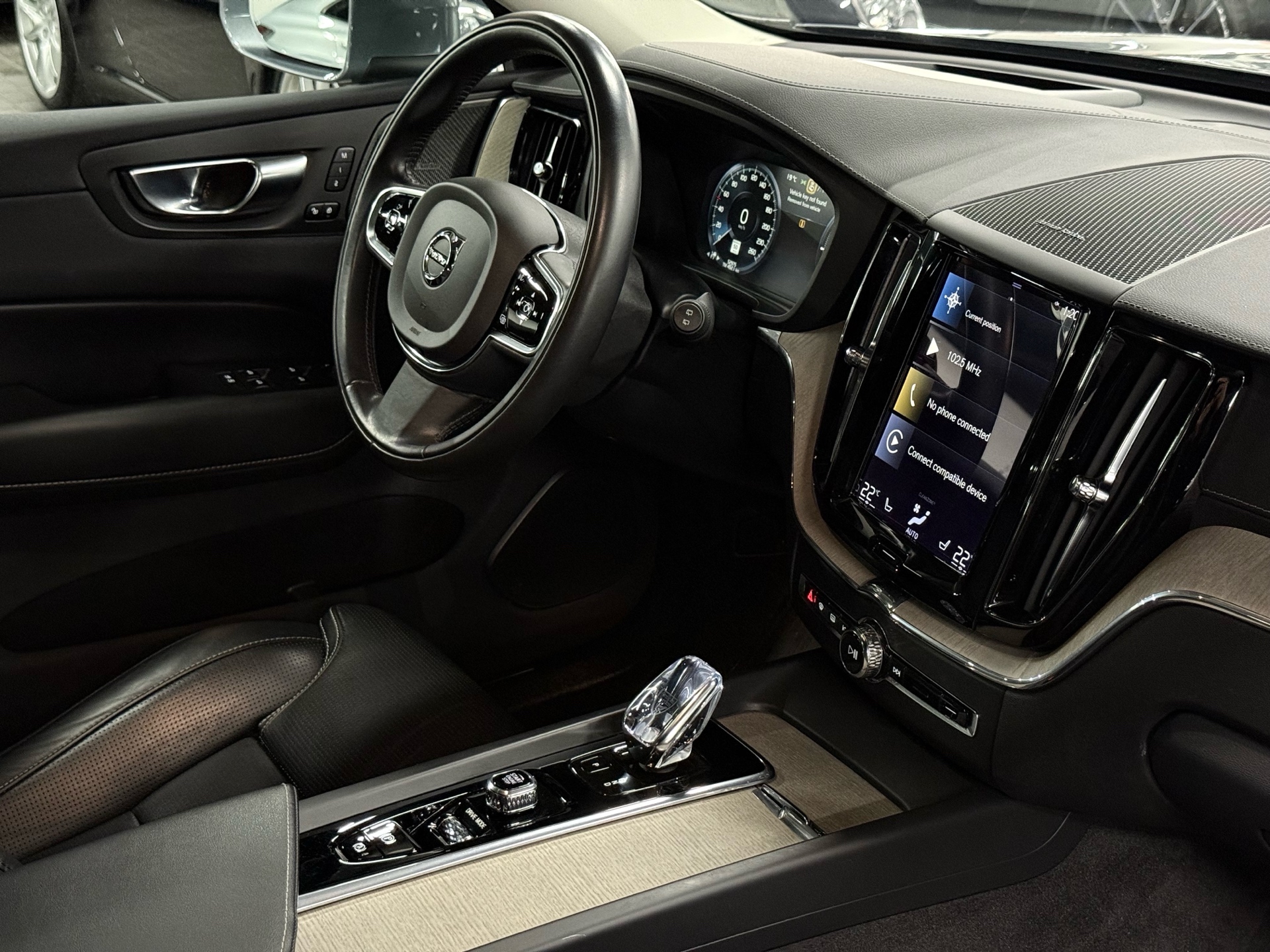 2021 Volvo XC60 Recharge T8 eAWD PHEV Inscription, Toronto, Cash