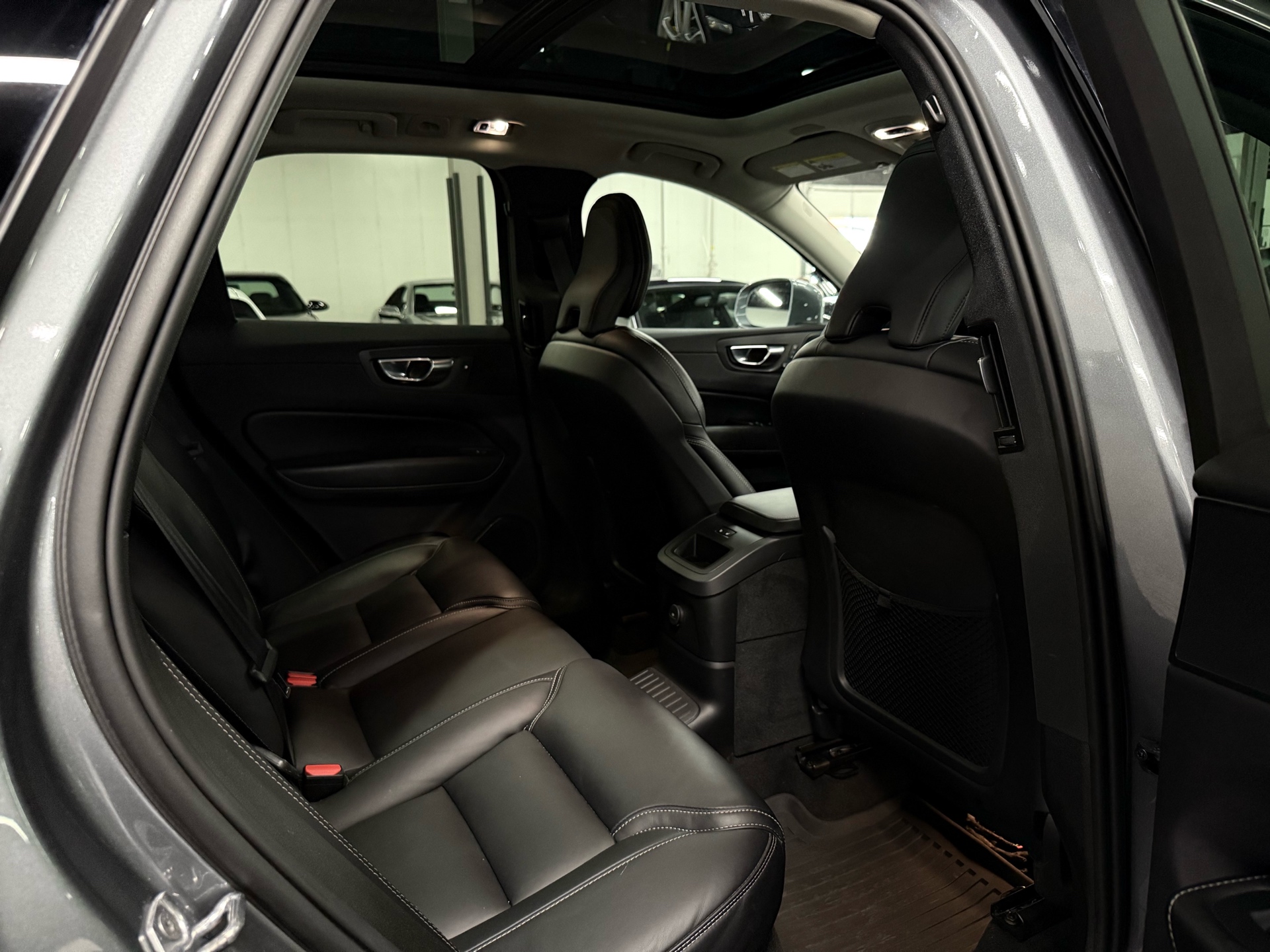 2021 Volvo XC60 Recharge T8 eAWD PHEV Inscription, Toronto, Cash