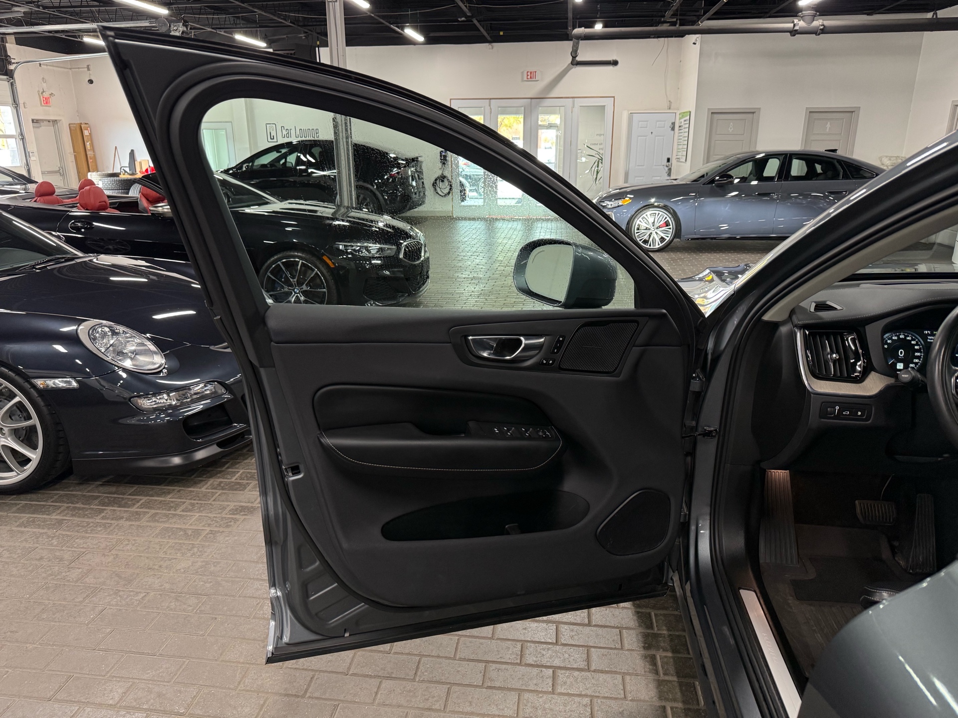 2021 Volvo XC60 Recharge T8 eAWD PHEV Inscription, Toronto, Cash