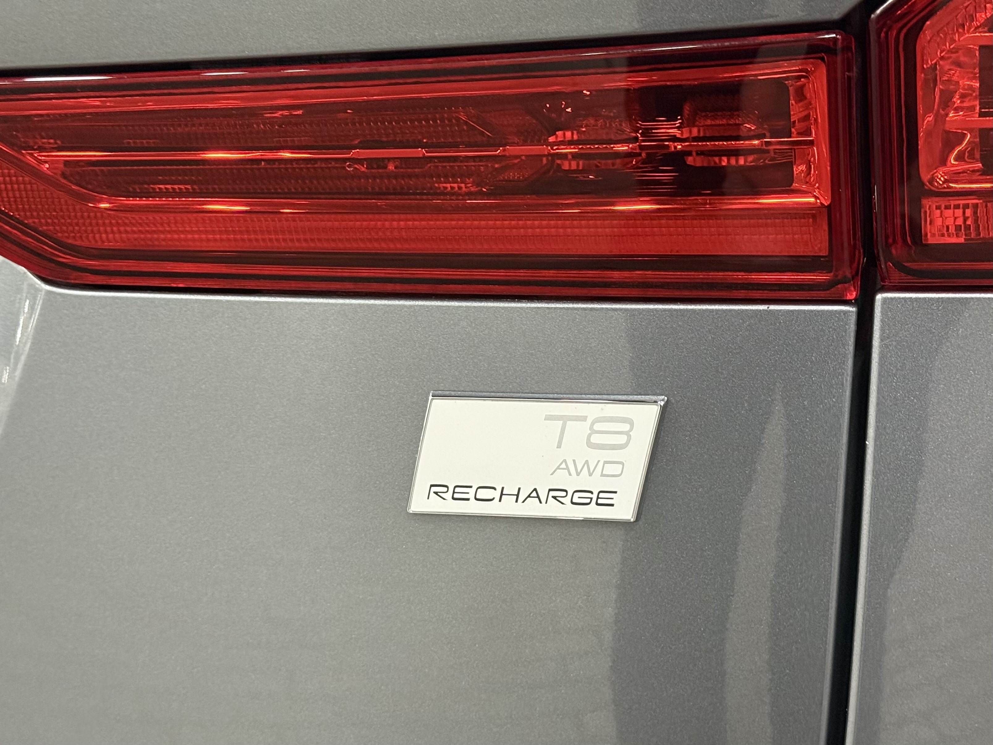 2021 Volvo XC60 Recharge T8 eAWD PHEV Inscription, Toronto, Cash