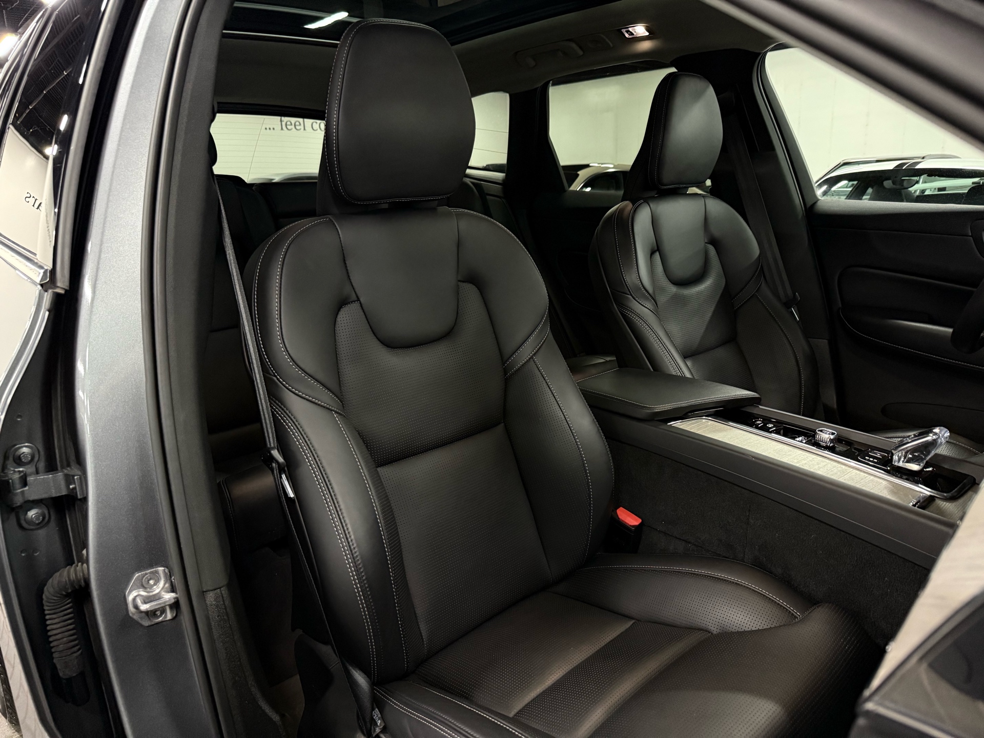 2021 Volvo XC60 Recharge T8 eAWD PHEV Inscription, Toronto, Cash