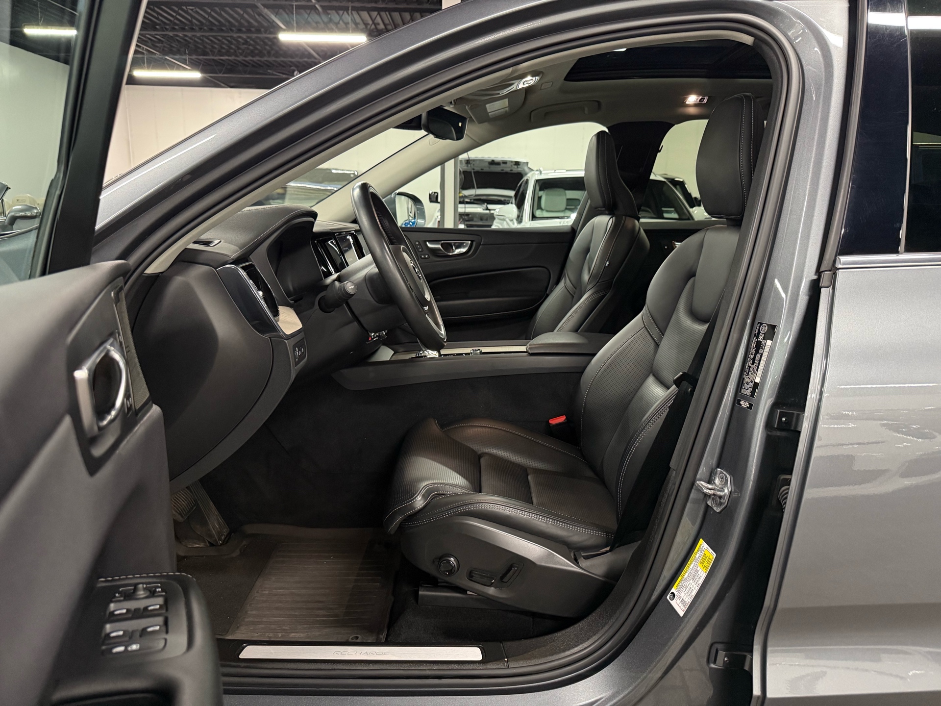 2021 Volvo XC60 Recharge T8 eAWD PHEV Inscription, Toronto, Cash