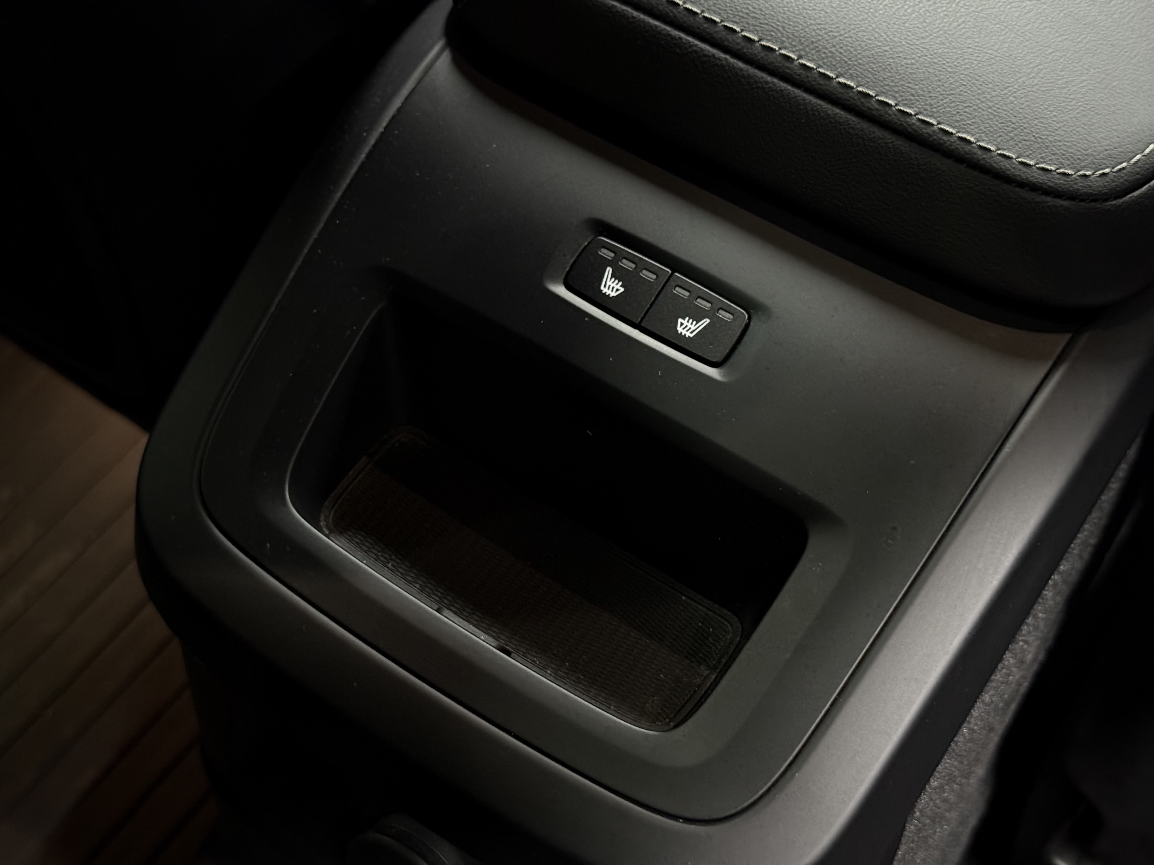 2021 Volvo XC60 Recharge T8 eAWD PHEV Inscription, Toronto, Cash