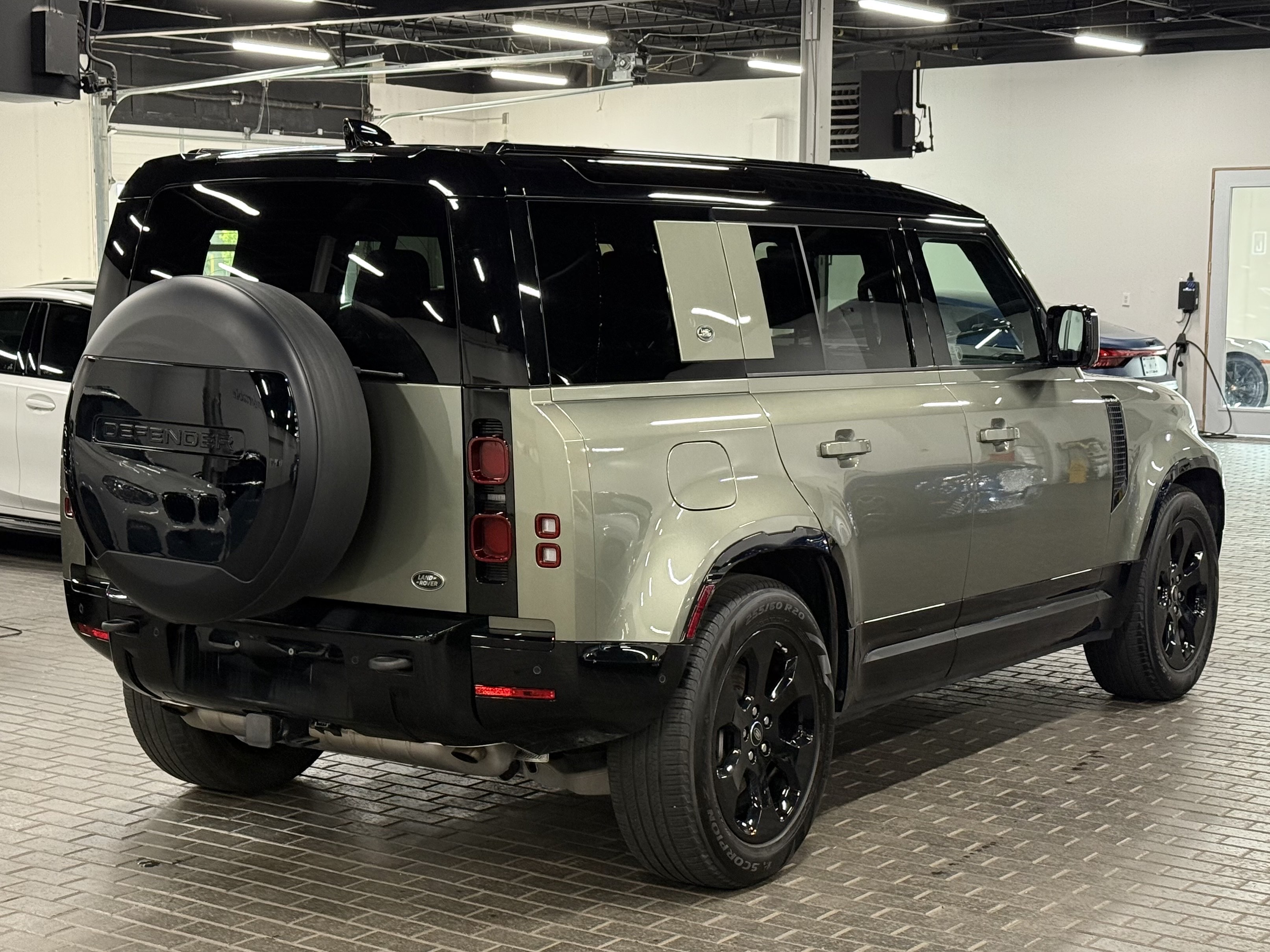 2022 Land Rover Defender 110 X-Dynamic SE AWD, Toronto, Cash