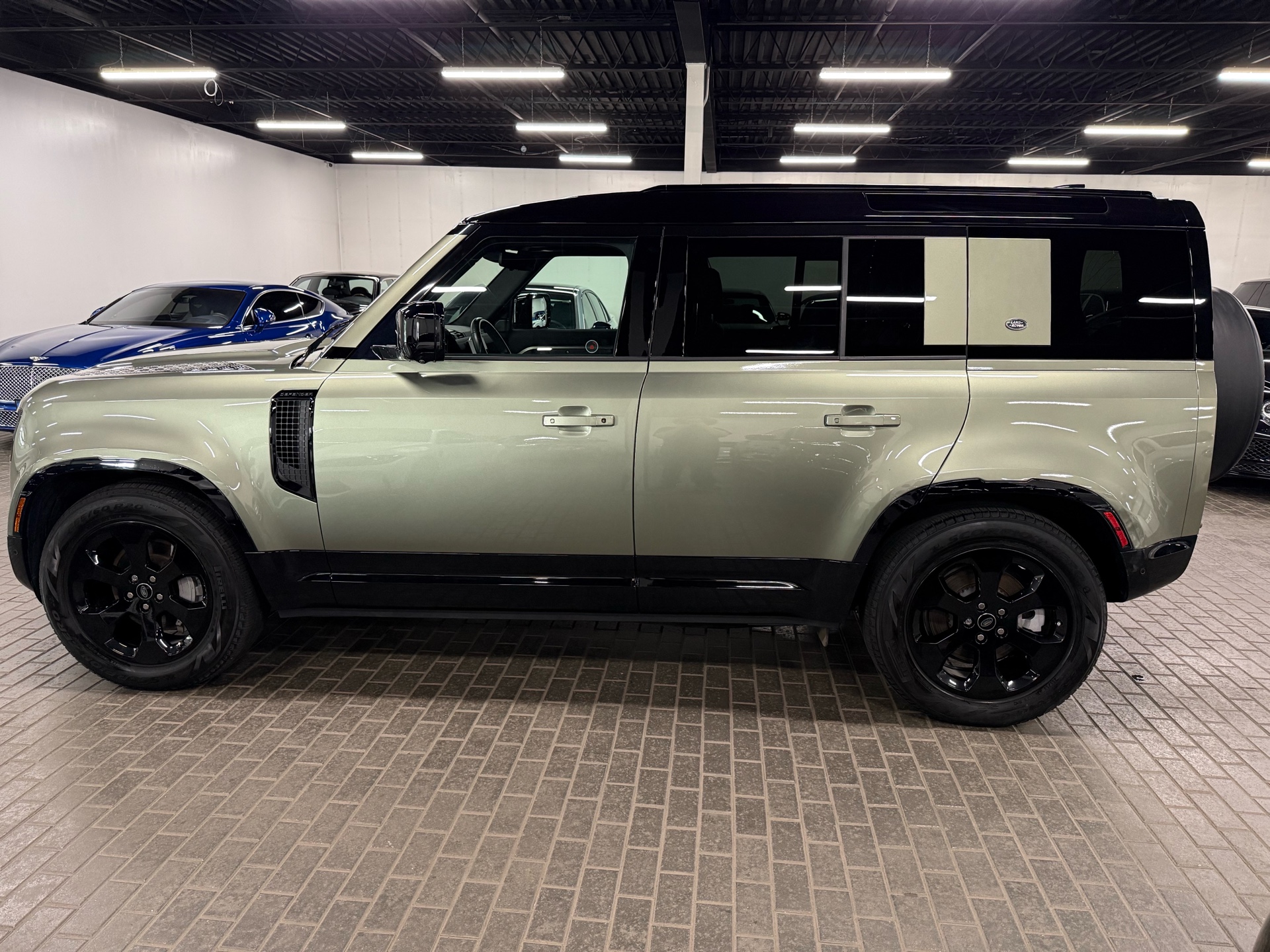 2022 Land Rover Defender 110 X-Dynamic SE AWD, Toronto, Cash