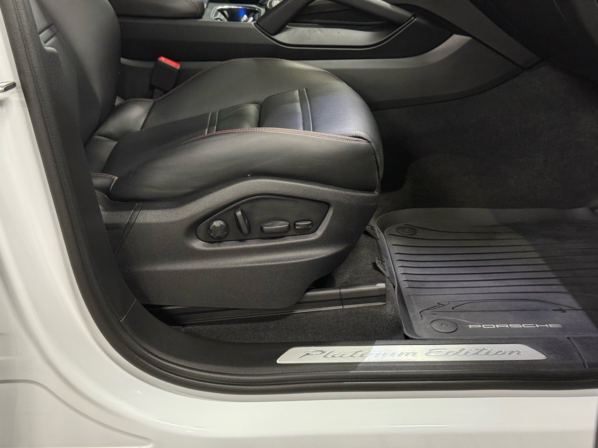 2022 Porsche Cayenne PLATINUM EDITION, 多伦多, 全款车