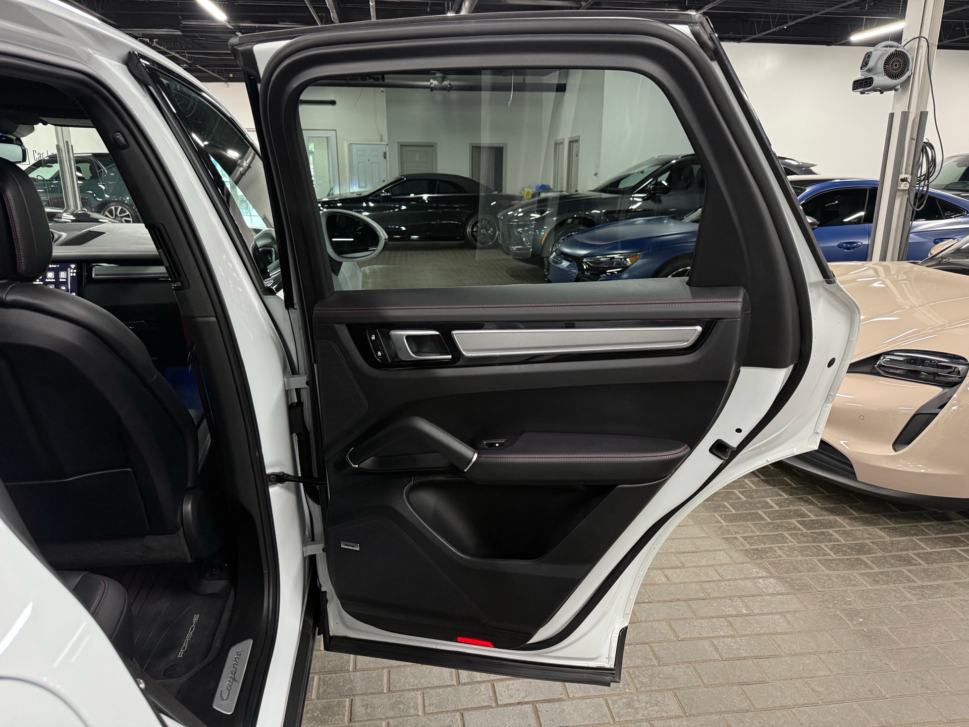 2022 Porsche Cayenne PLATINUM EDITION, 多伦多, 全款车