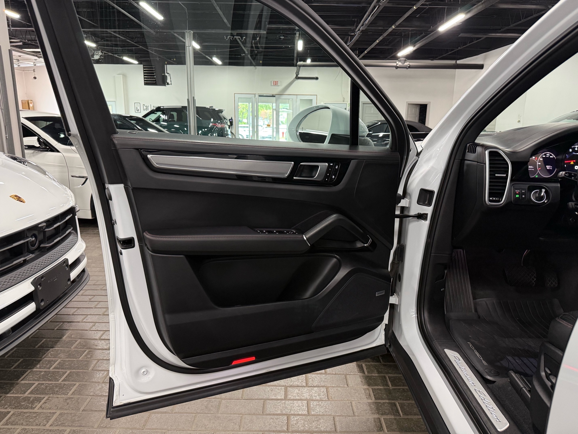 2022 Porsche Cayenne PLATINUM EDITION, 多伦多, 全款车
