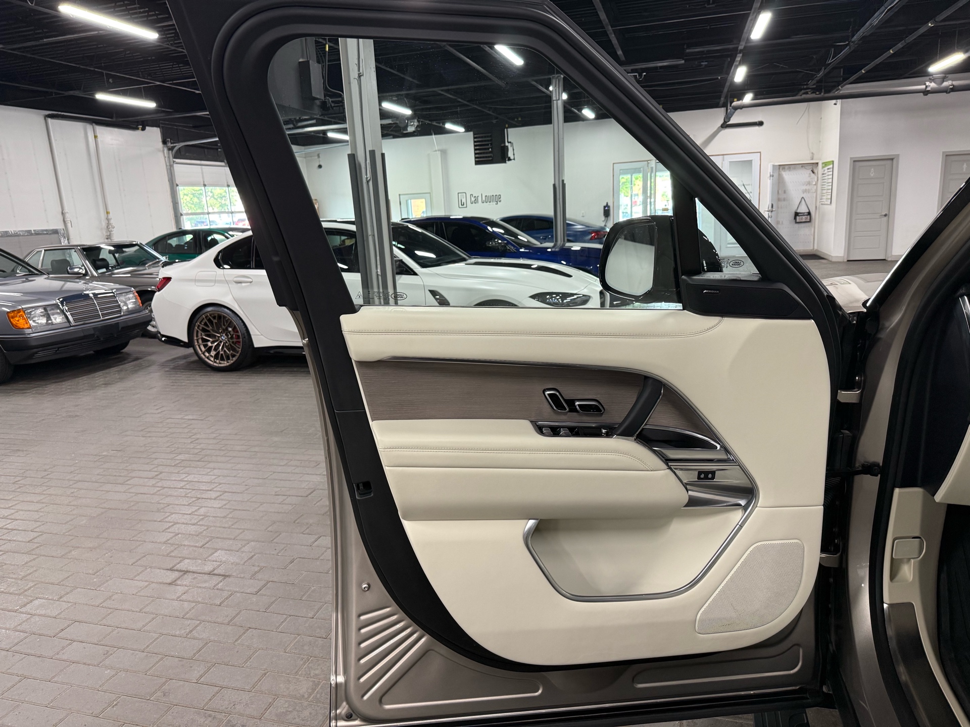 2023 Land Rover Range Rover P530 SE LWB, Toronto, Cash