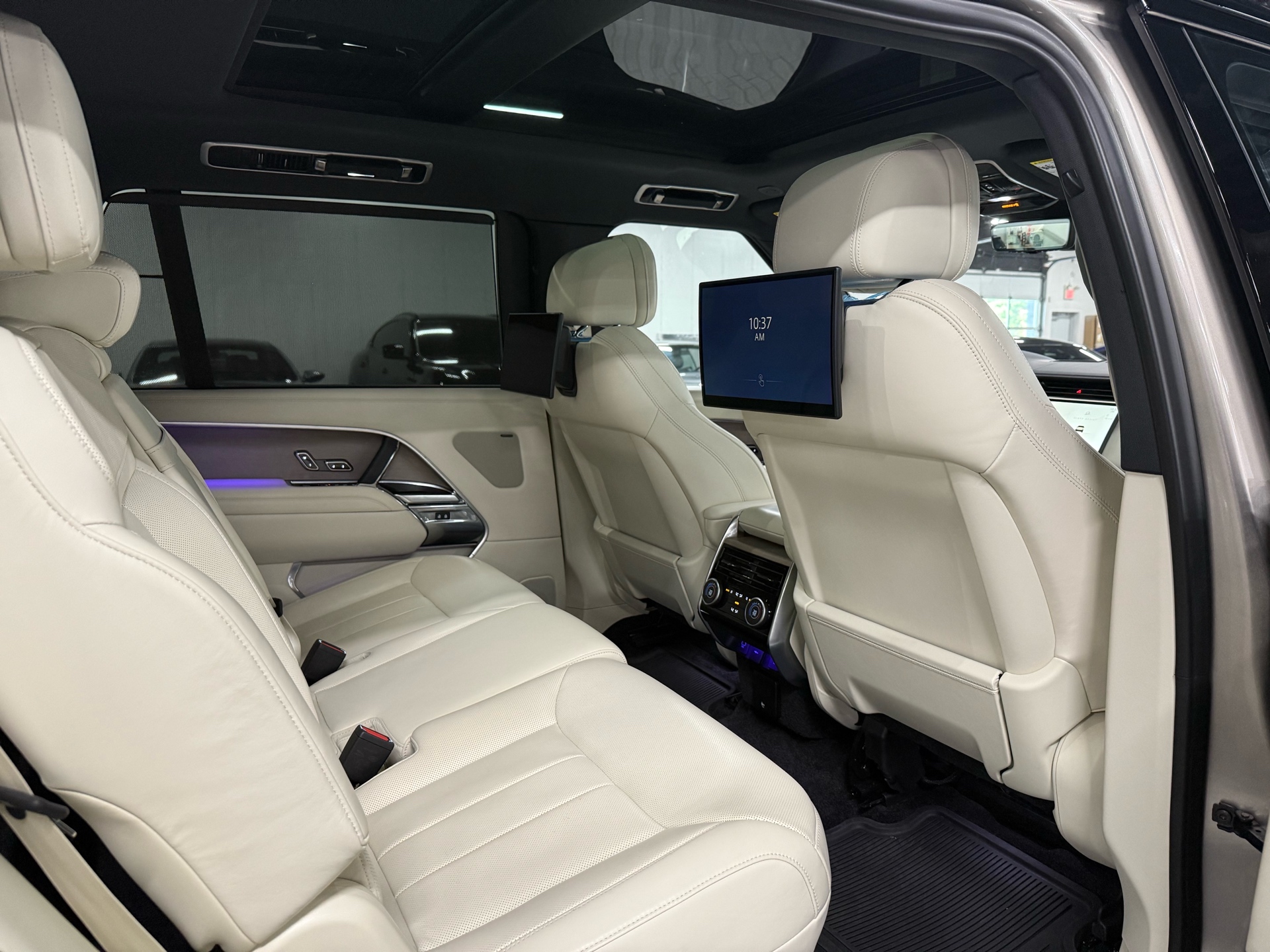 2023 Land Rover Range Rover P530 SE LWB, Toronto, Cash