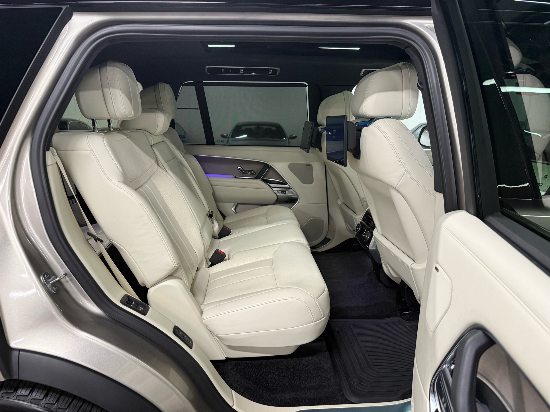 2023 Land Rover Range Rover P530 SE LWB, Toronto, Cash