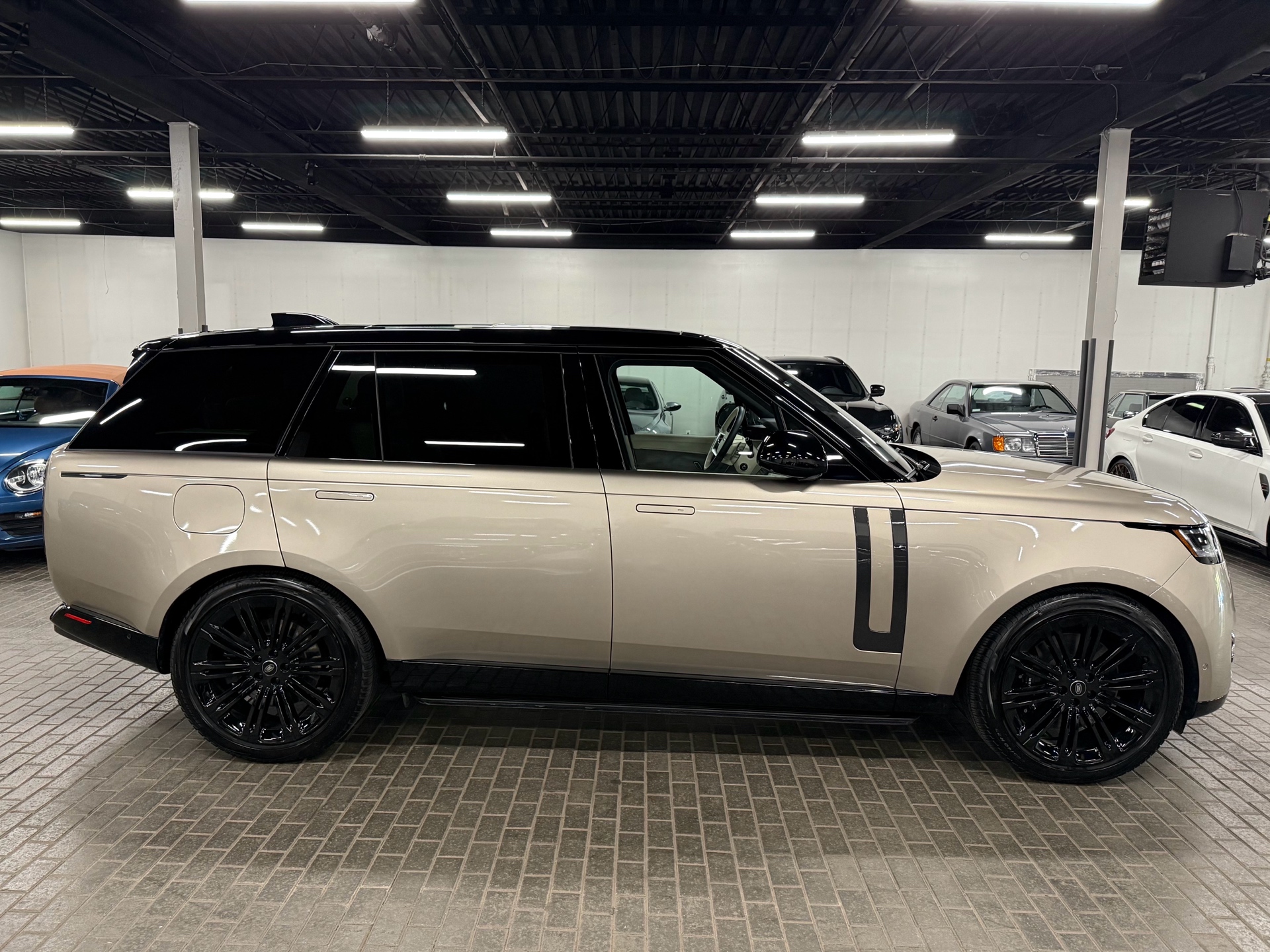 2023 Land Rover Range Rover P530 SE LWB, Toronto, Cash