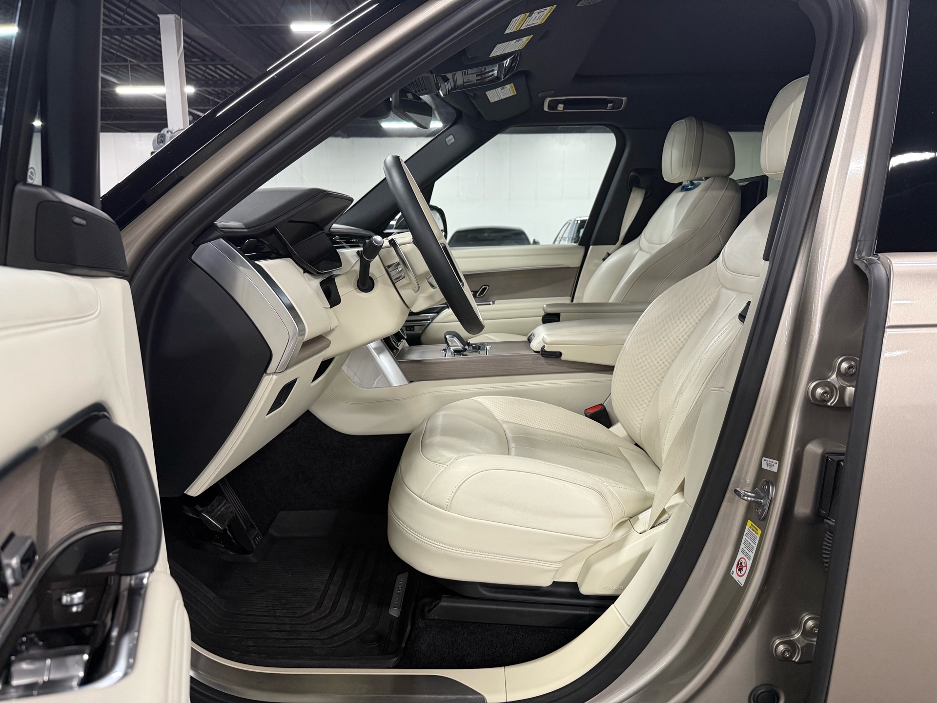 2023 Land Rover Range Rover P530 SE LWB, Toronto, Cash
