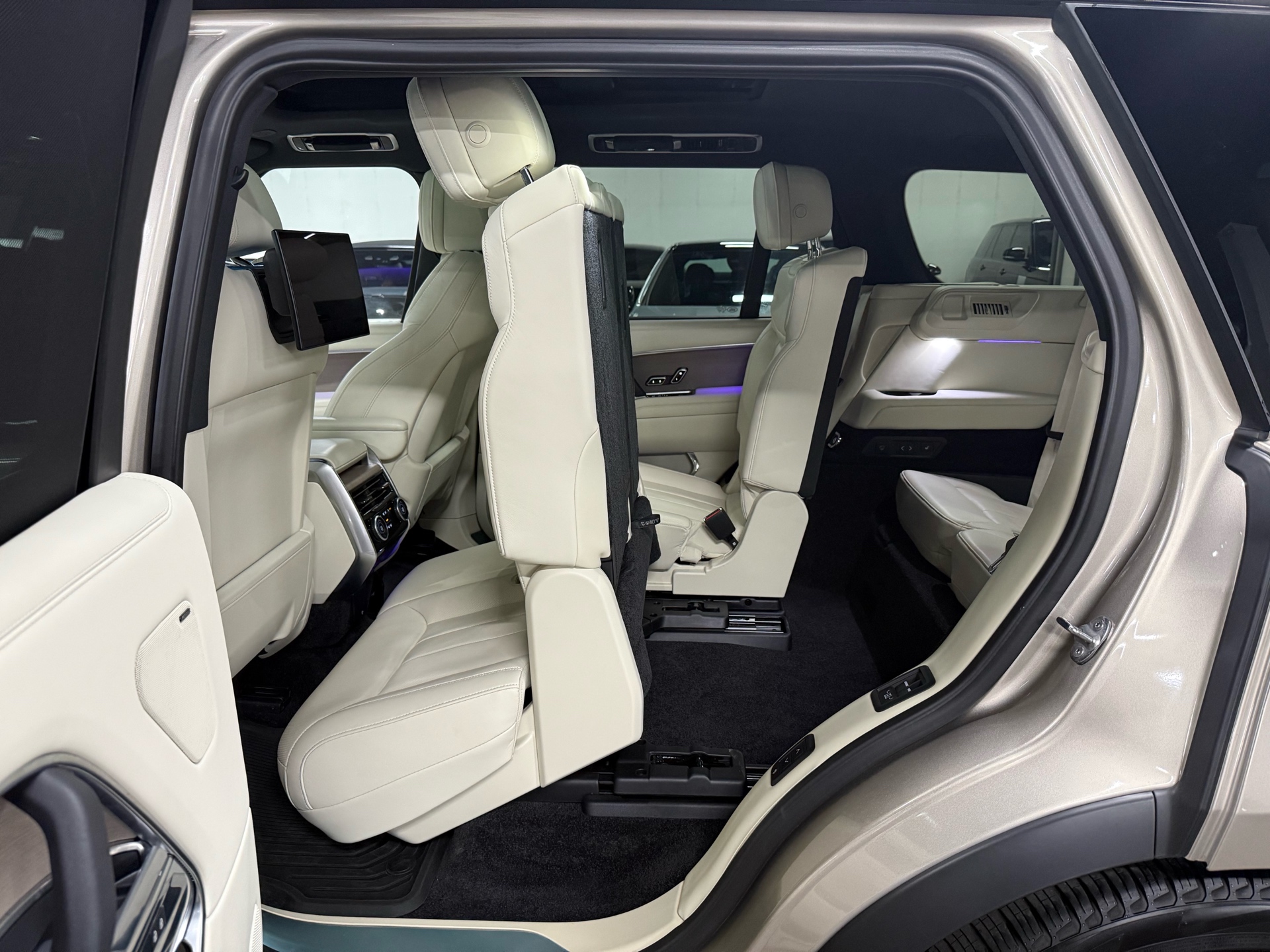 2023 Land Rover Range Rover P530 SE LWB, Toronto, Cash