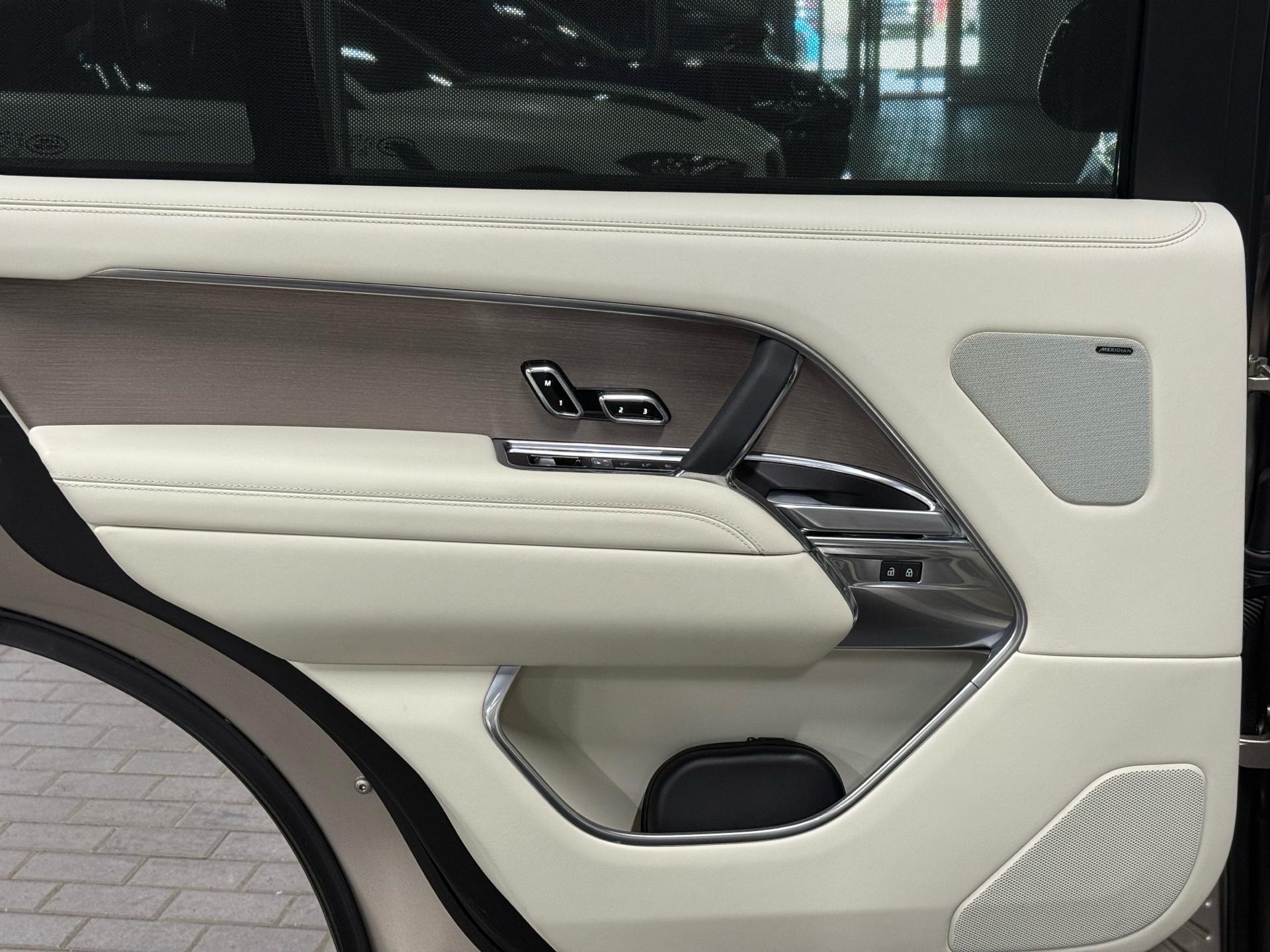 2023 Land Rover Range Rover P530 SE LWB, Toronto, Cash