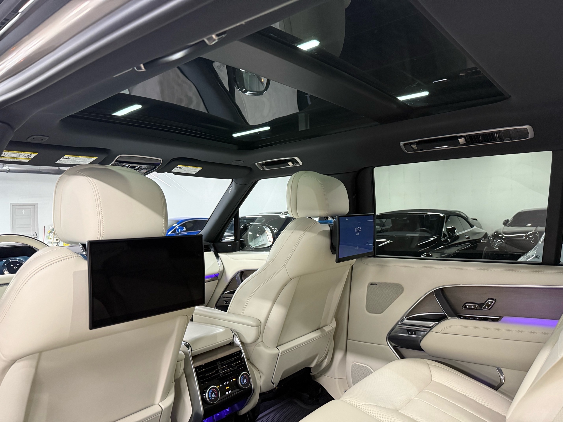 2023 Land Rover Range Rover P530 SE LWB, Toronto, Cash