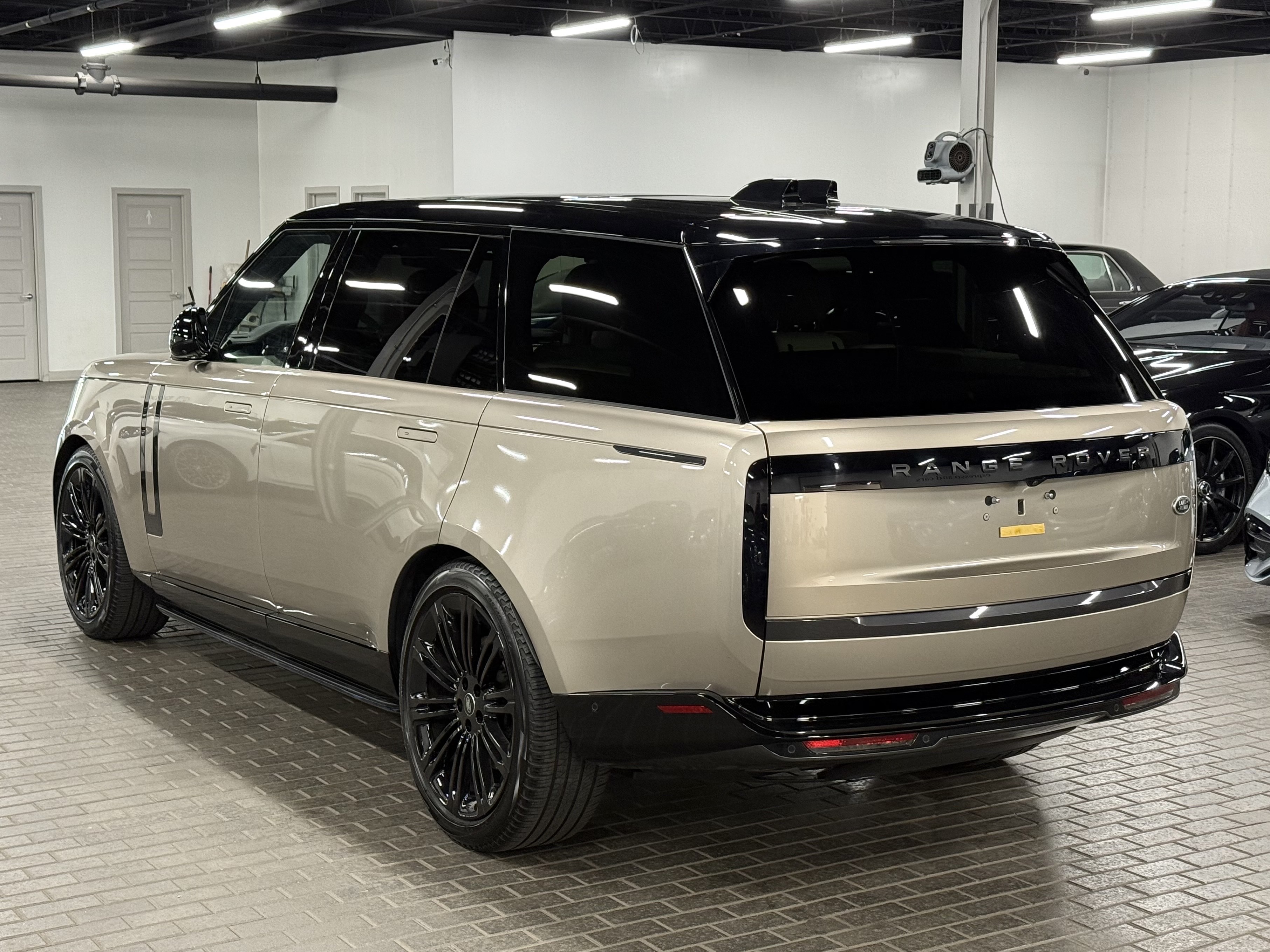 2023 Land Rover Range Rover P530 SE LWB, Toronto, Cash