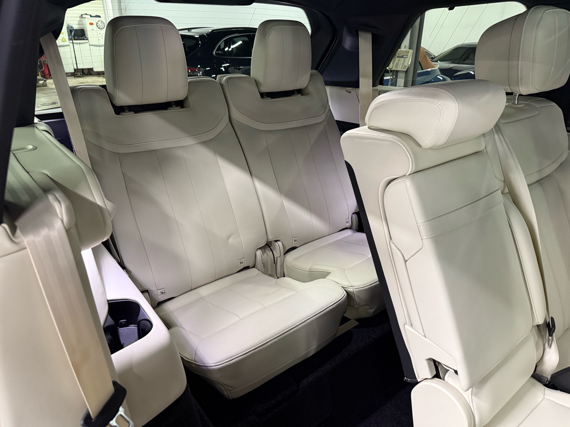 2023 Land Rover Range Rover P530 SE LWB, Toronto, Cash