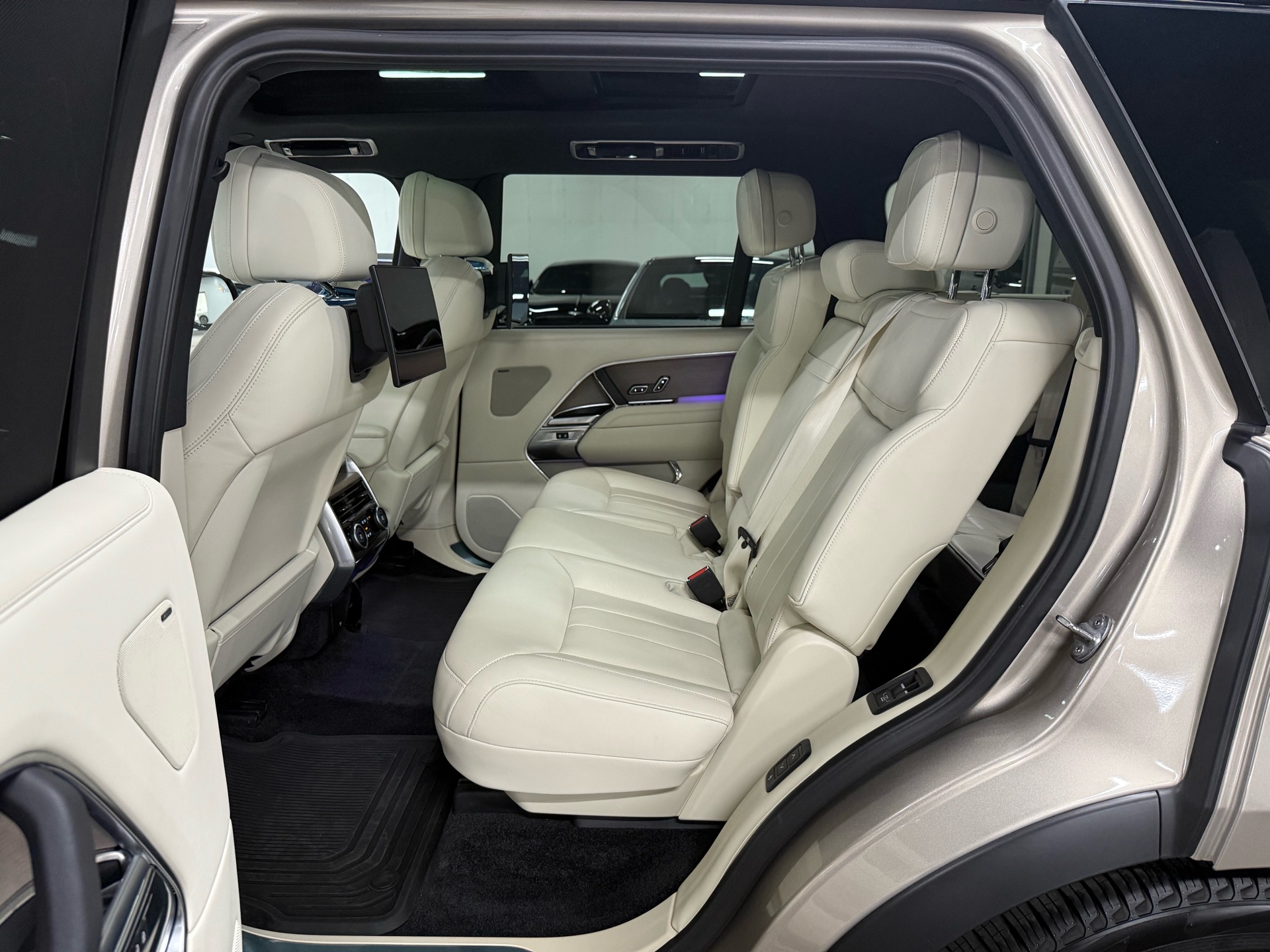 2023 Land Rover Range Rover P530 SE LWB, Toronto, Cash