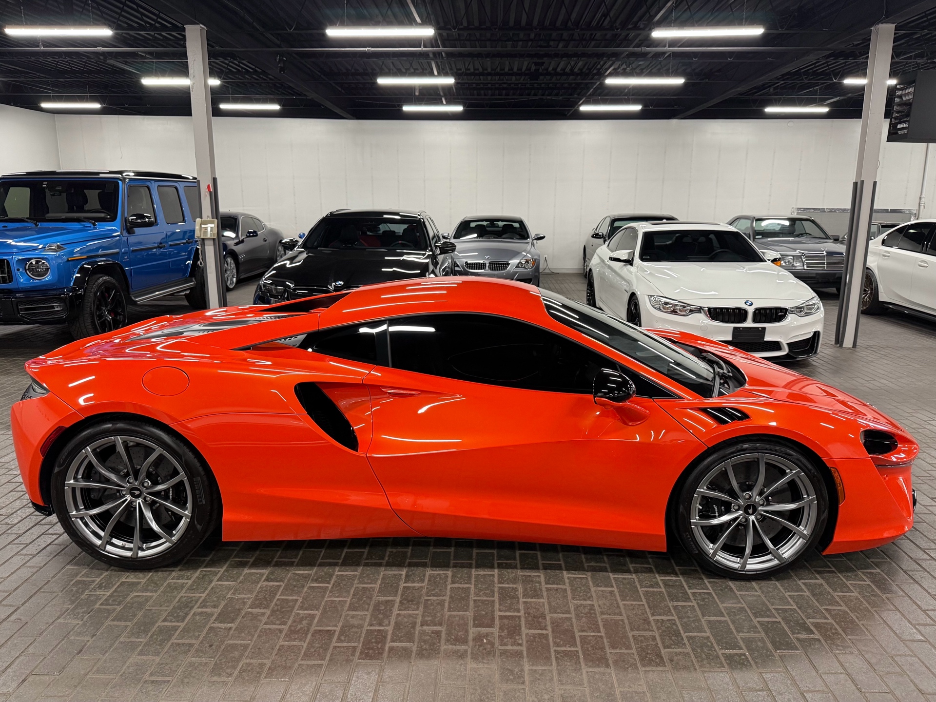 2023 McLaren Artura Coupe, Toronto, Cash