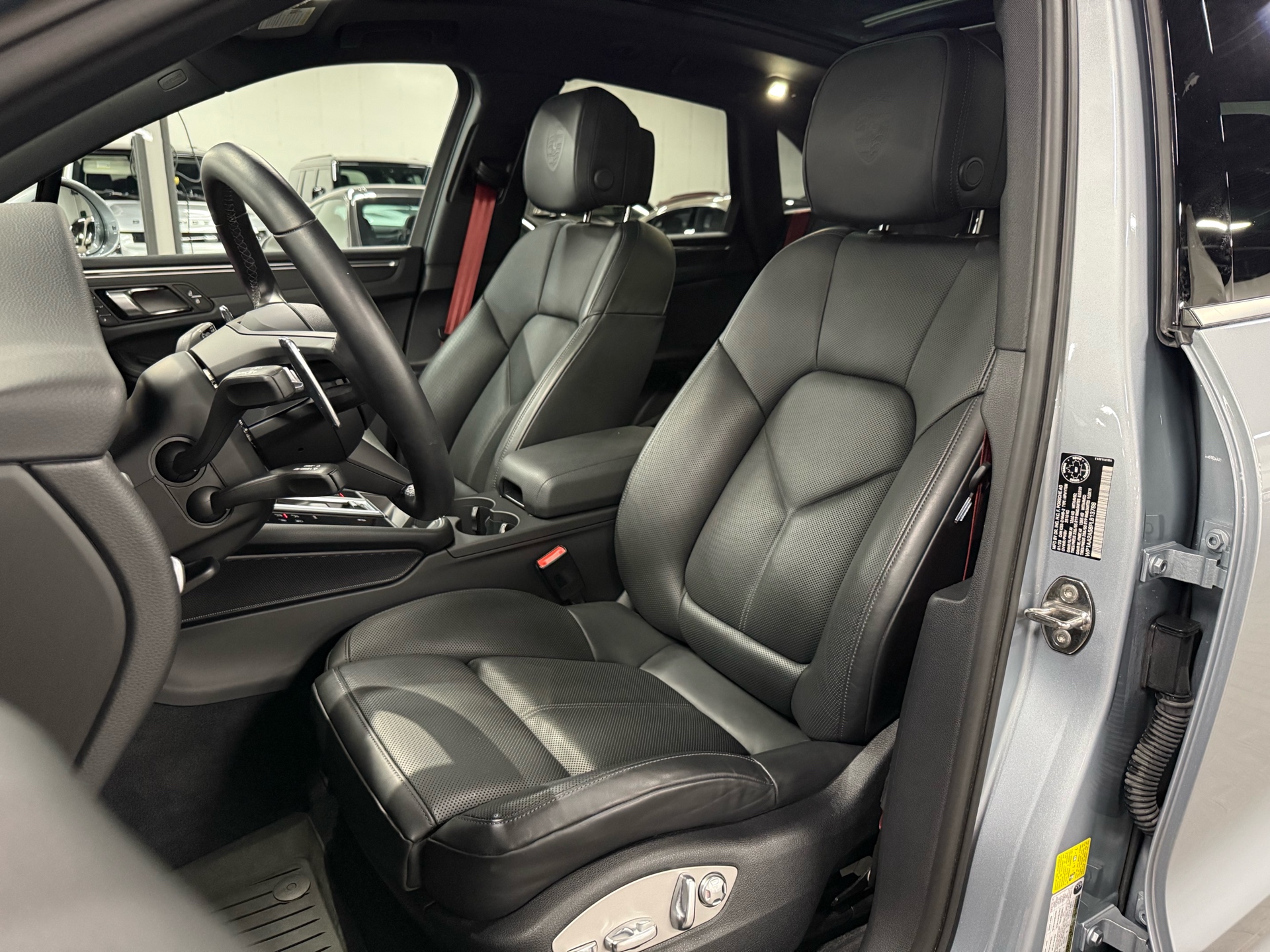 2023 Porsche Macan AWD, Toronto, Cash