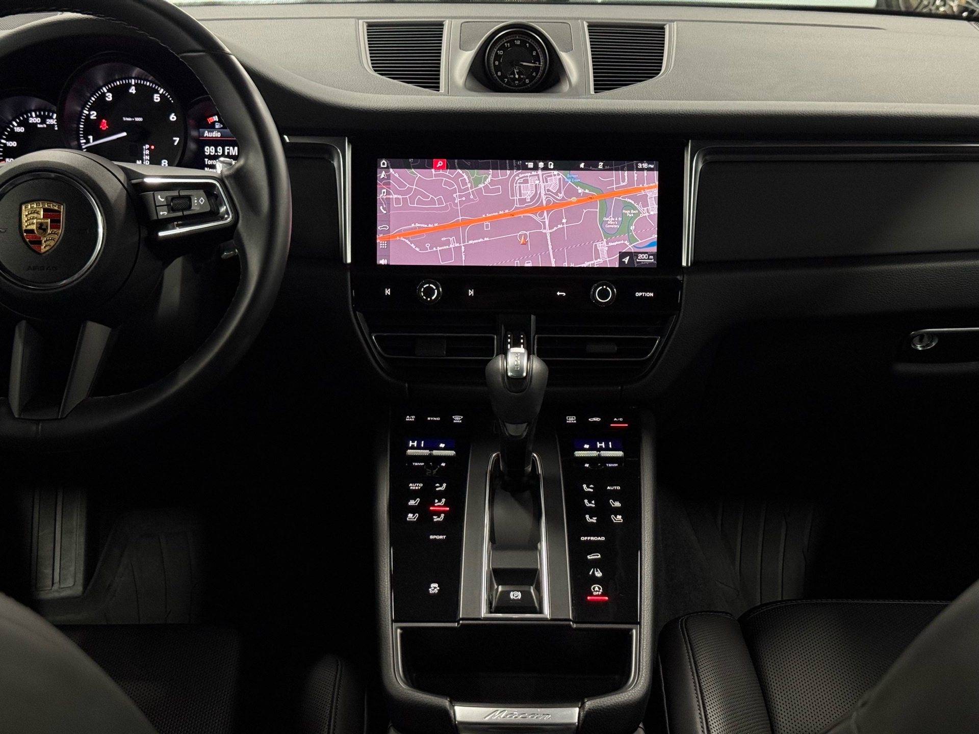 2023 Porsche Macan AWD, Toronto, Cash