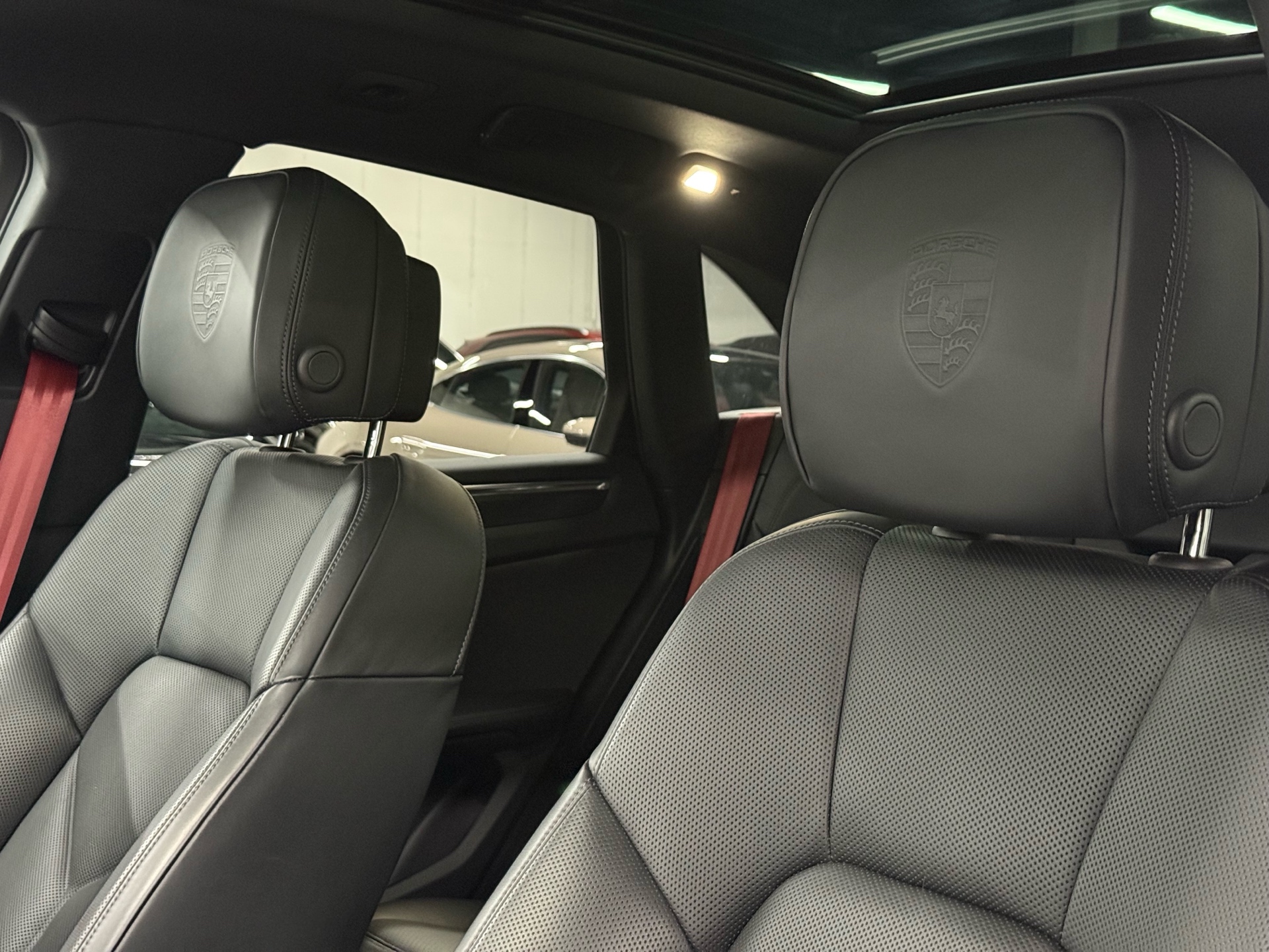 2023 Porsche Macan AWD, Toronto, Cash