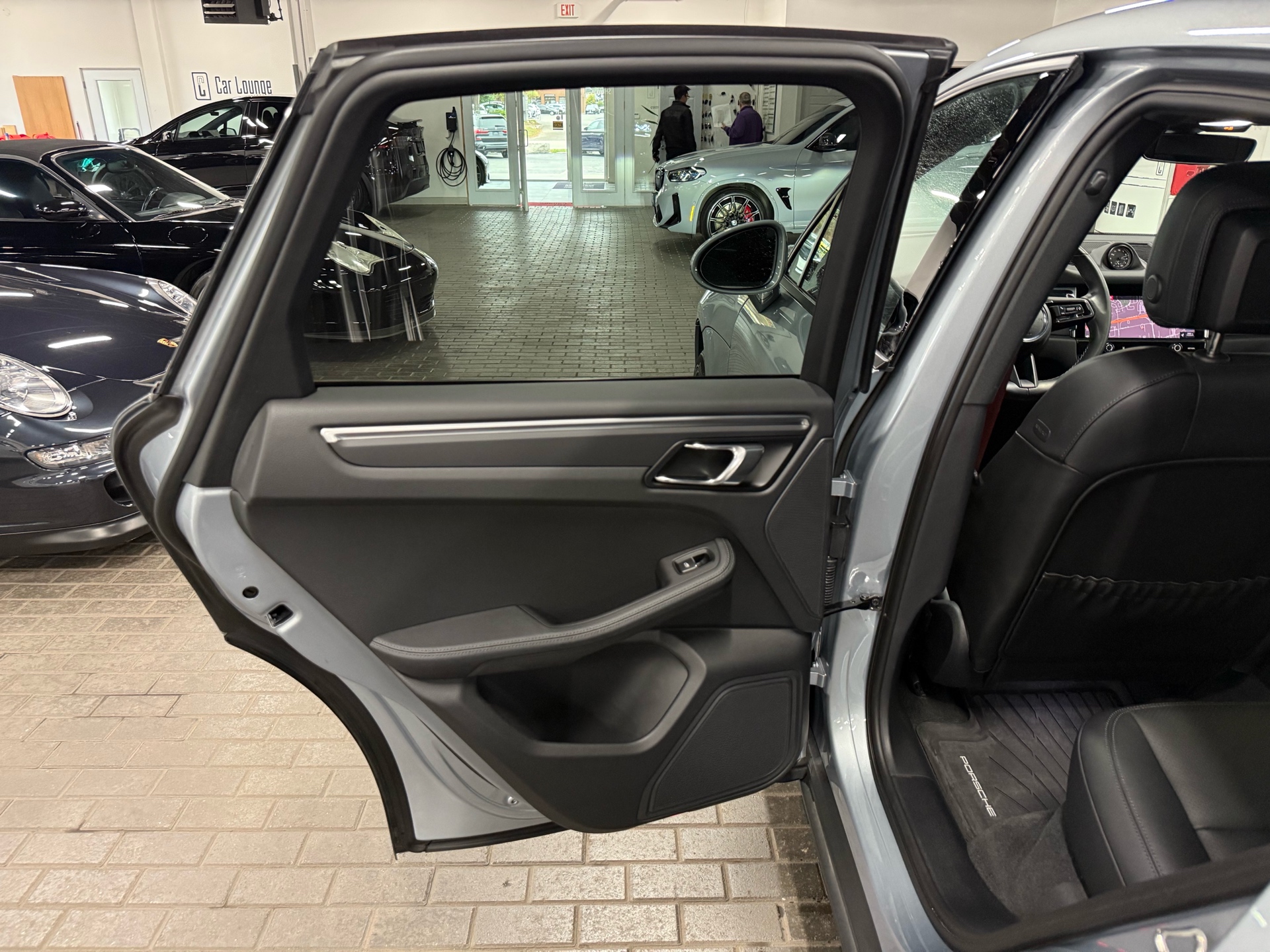 2023 Porsche Macan AWD, Toronto, Cash
