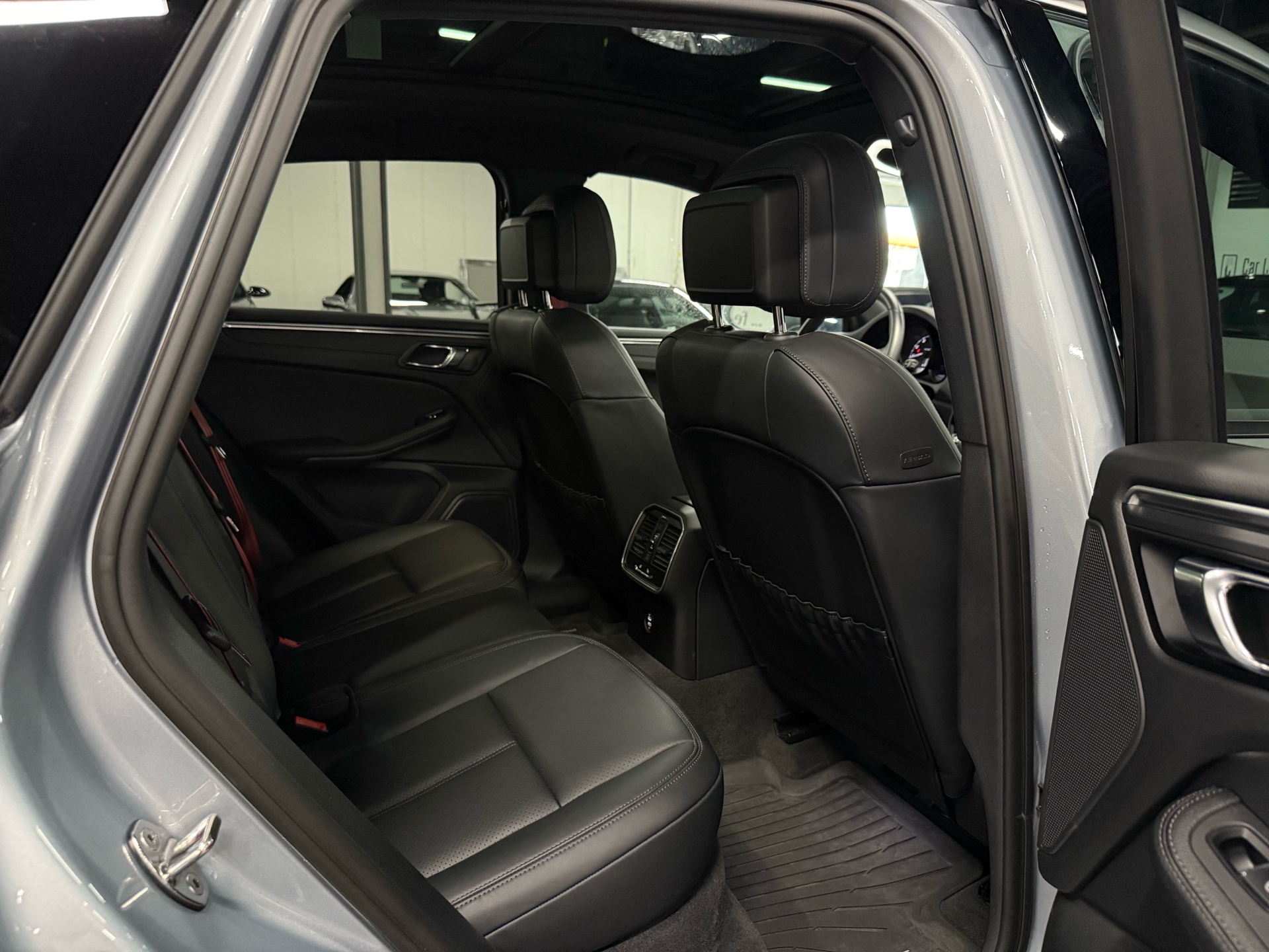 2023 Porsche Macan AWD, Toronto, Cash