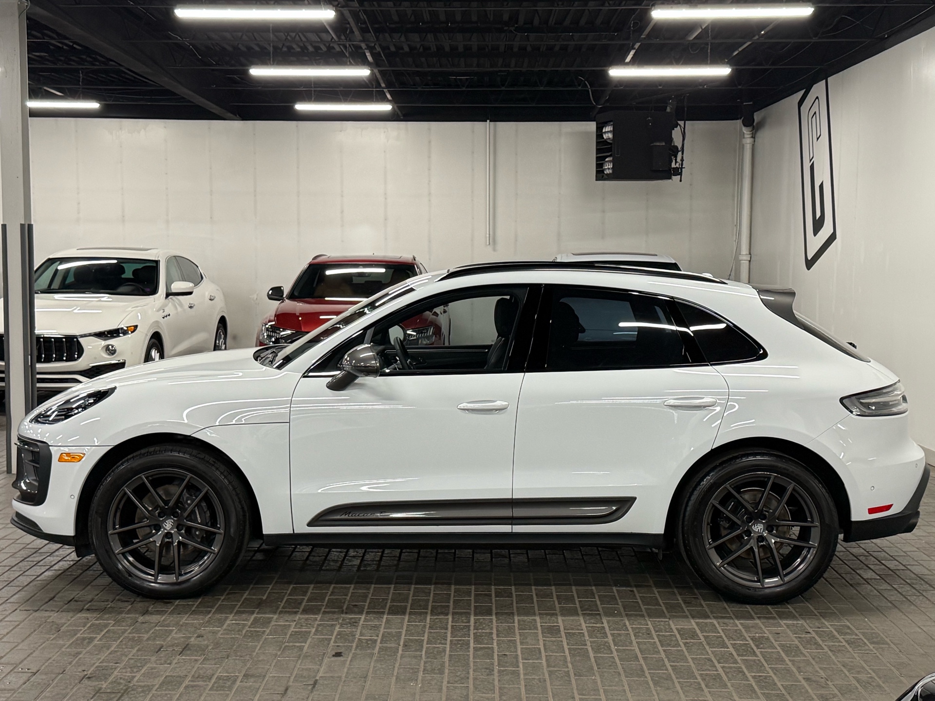 2023 Porsche Macan T, Toronto, Cash