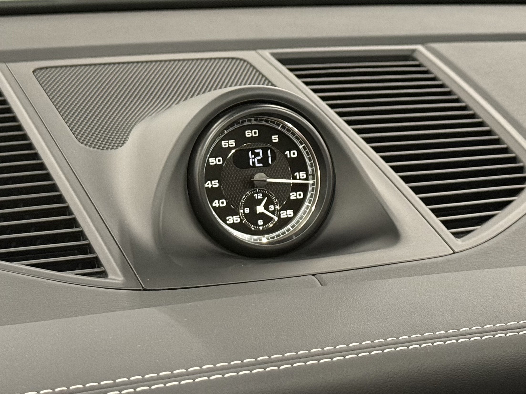 2023 Porsche Macan T, Toronto, Cash