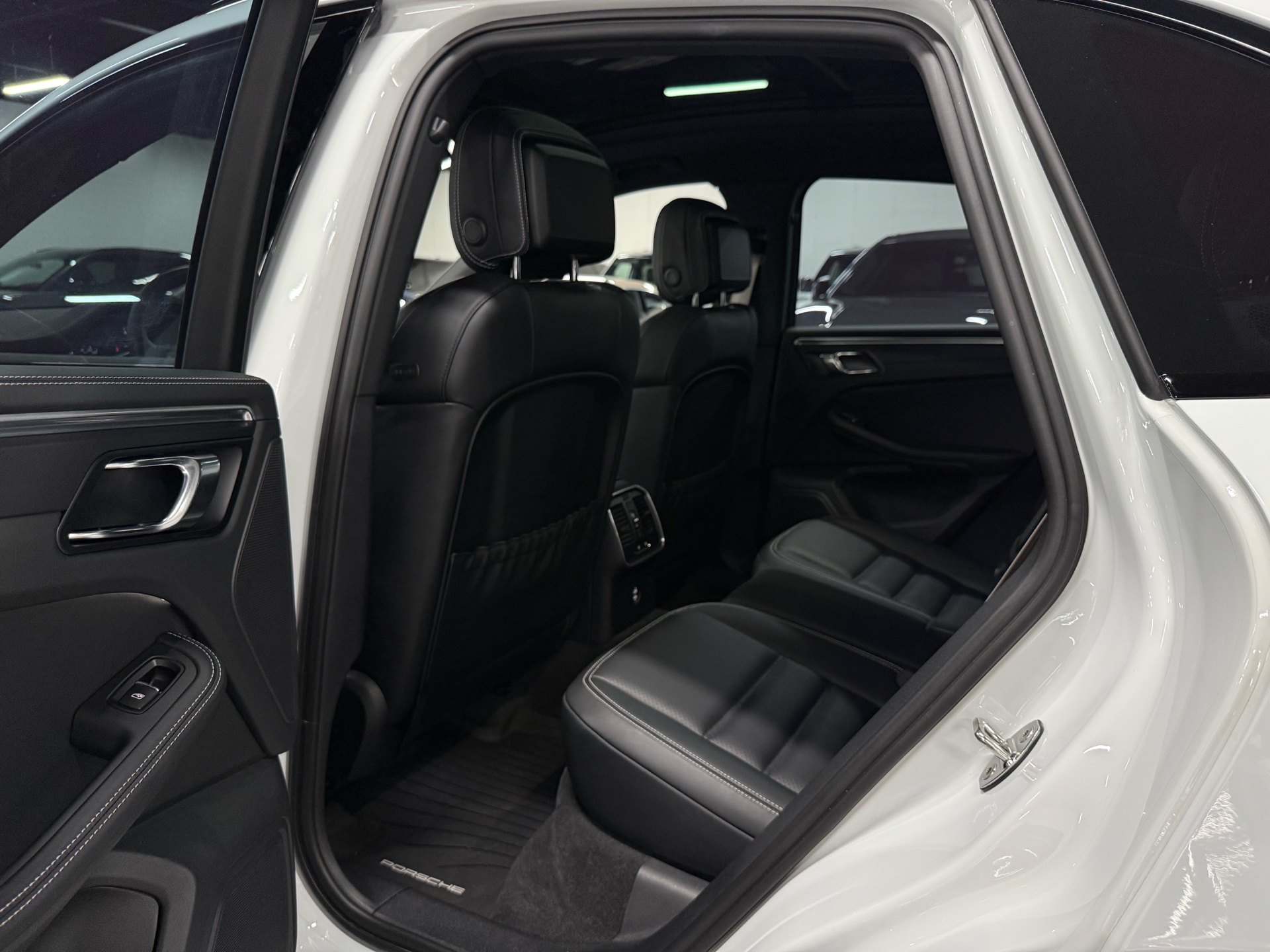 2023 Porsche Macan T, Toronto, Cash