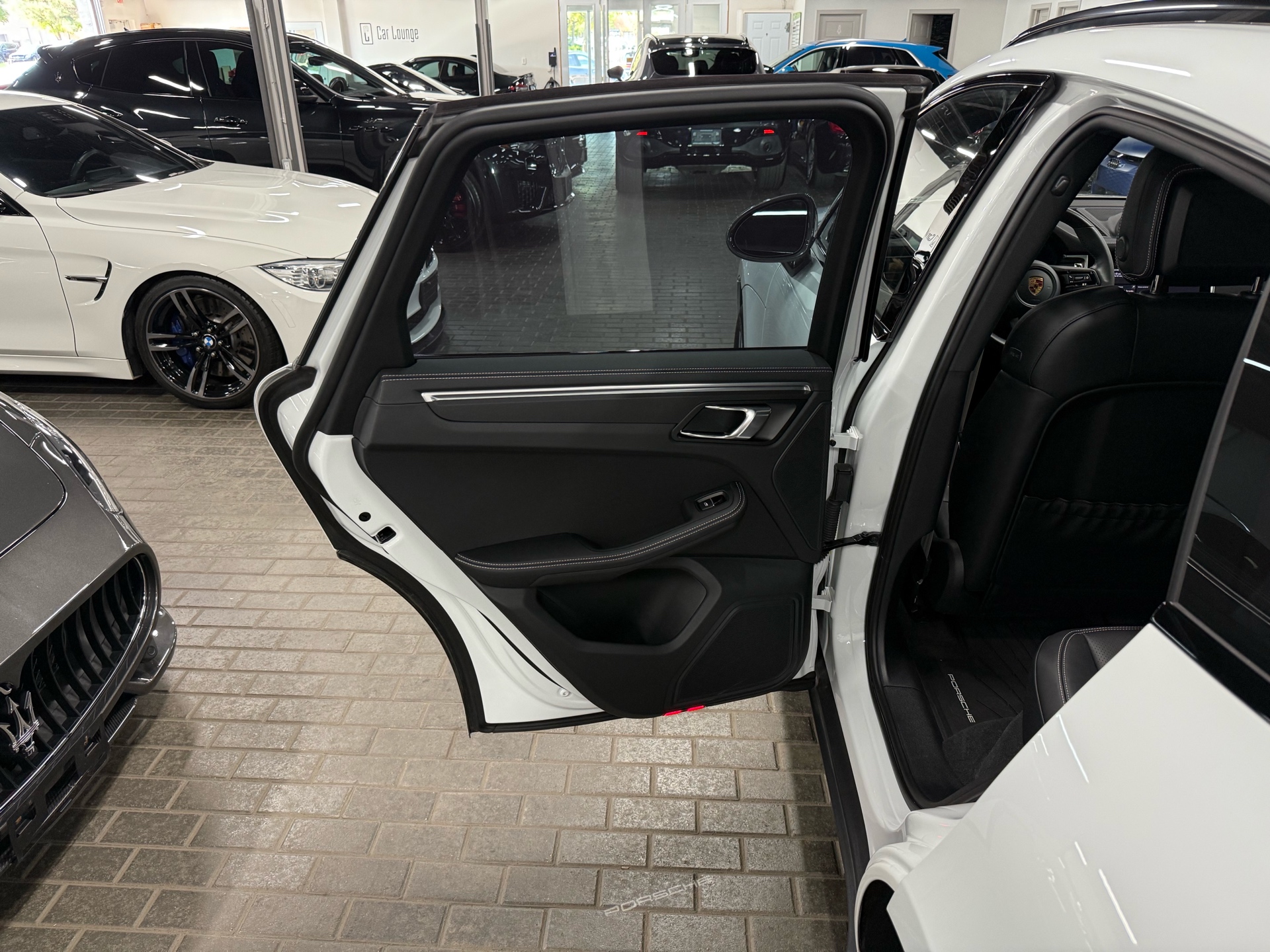 2023 Porsche Macan T, Toronto, Cash