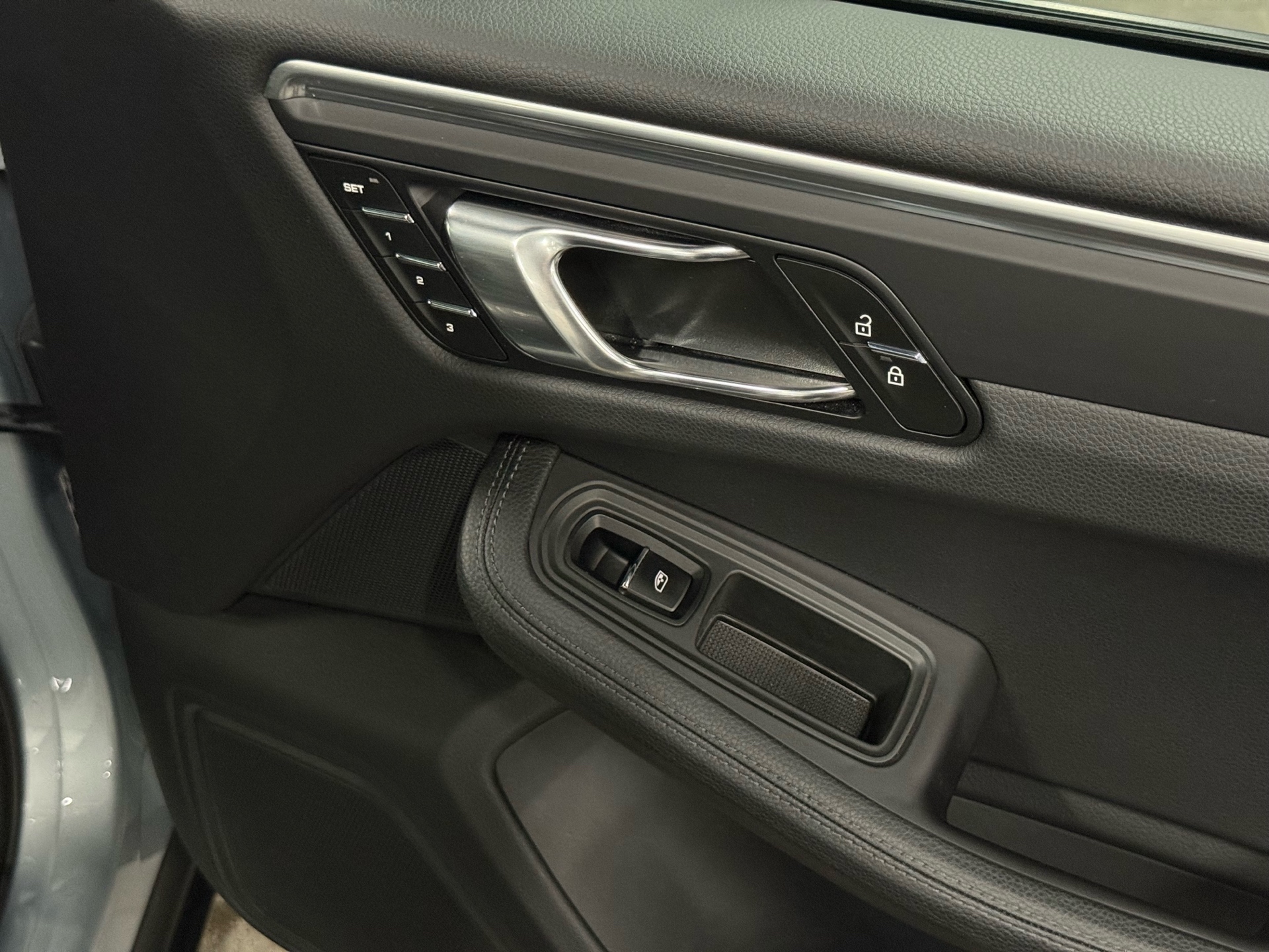 2023 Porsche Macan AWD, Toronto, Cash